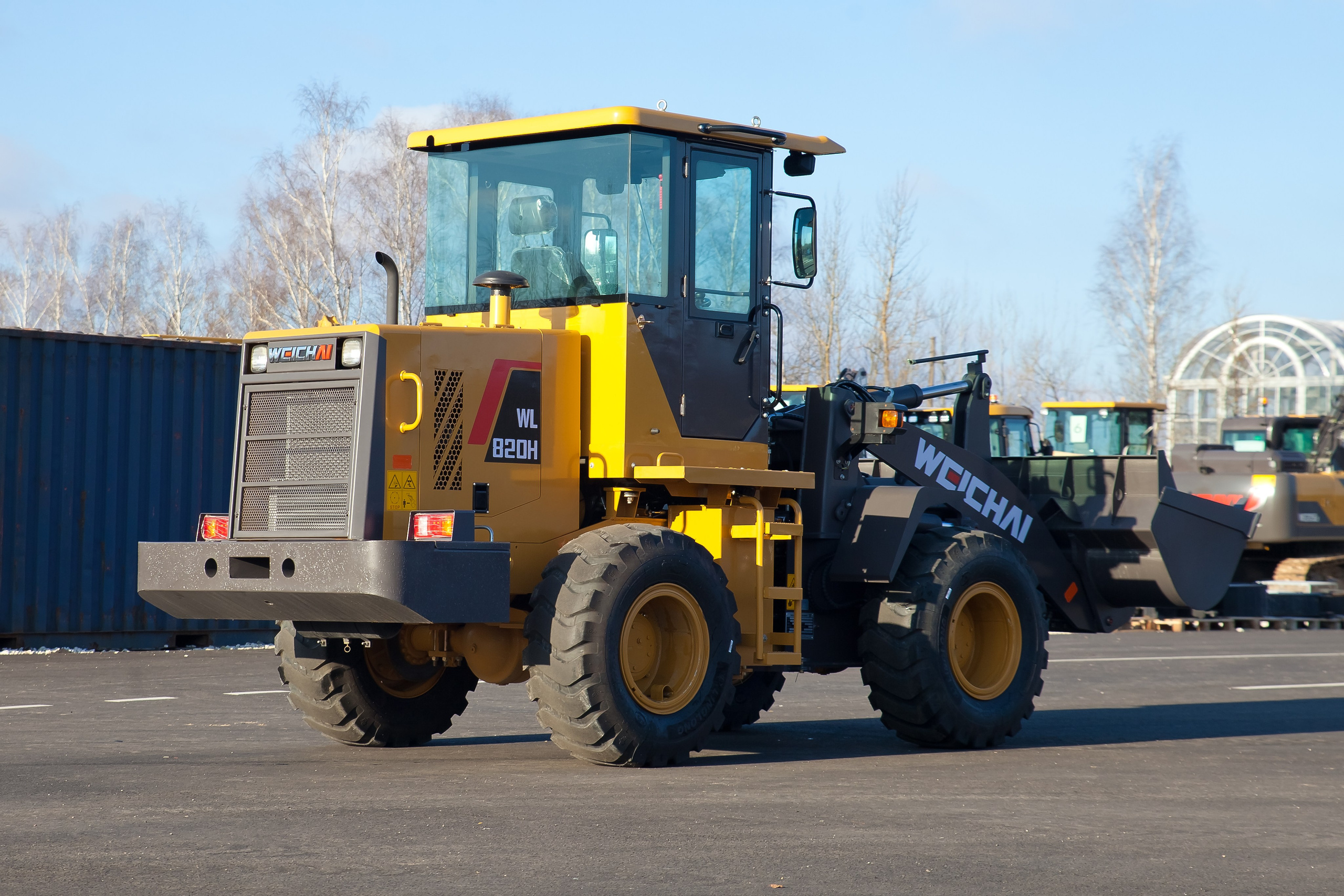 Фото фронт. погр. Weheavy WL820H. Продажа и обслуживание грузовой техники и спецтехники в г. Новосибирск компания СТИ