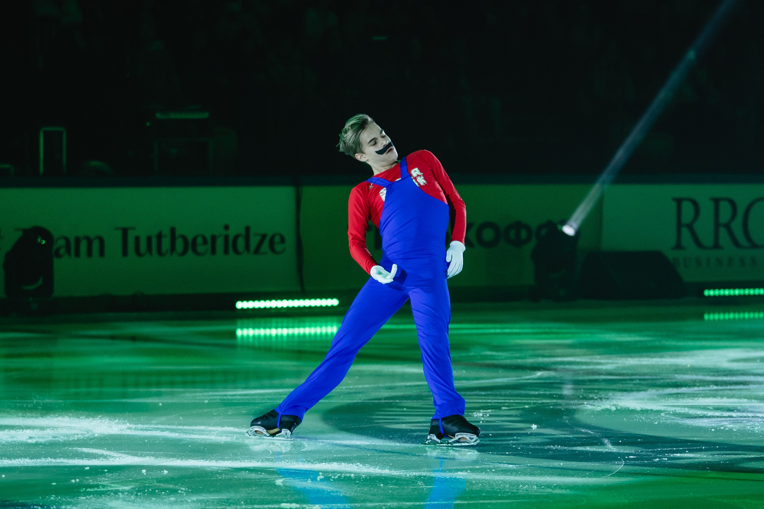 Шоу «Чемпионы на льду» в Новосибирске. Воробьева Ксения — Спортивный и танцевальный фотограф Новосибирск