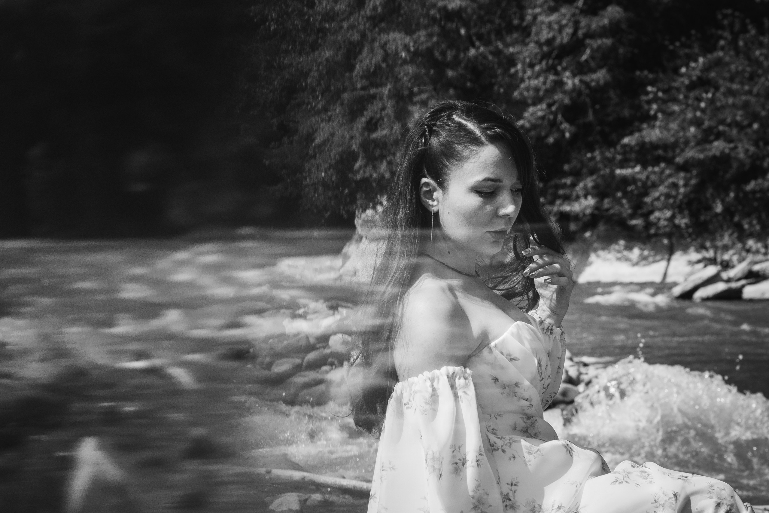 Фотосессия в горной реке. Почти свадебная фотосессия в Красной поляне в разгар сезона. Фотограф в Сочи | Щербакова Дарья