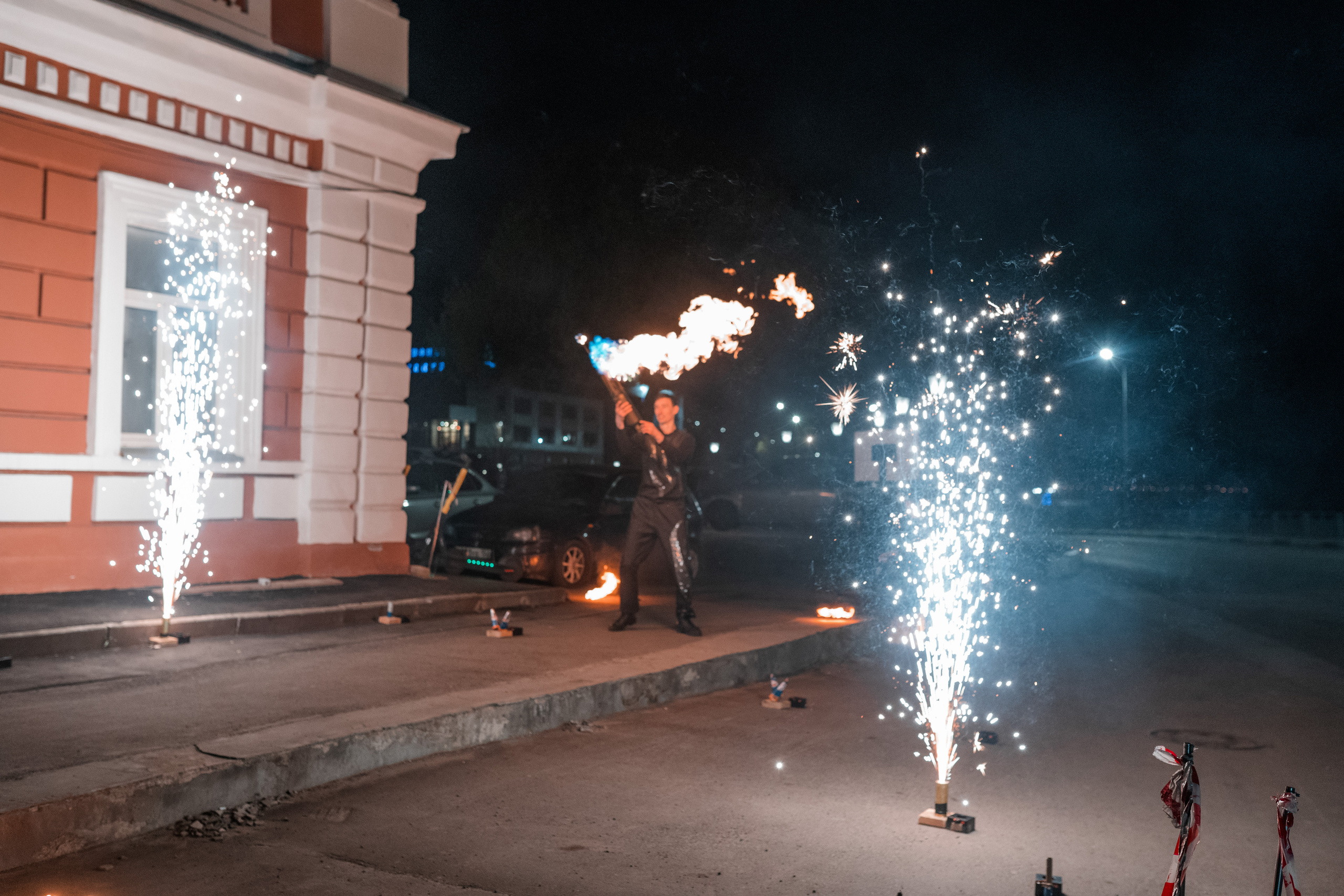 Свадебное «VIP» шоу 28 000 руб. Огненно-пиротехническое шоу, салюты, пиротехника на ваш праздник!