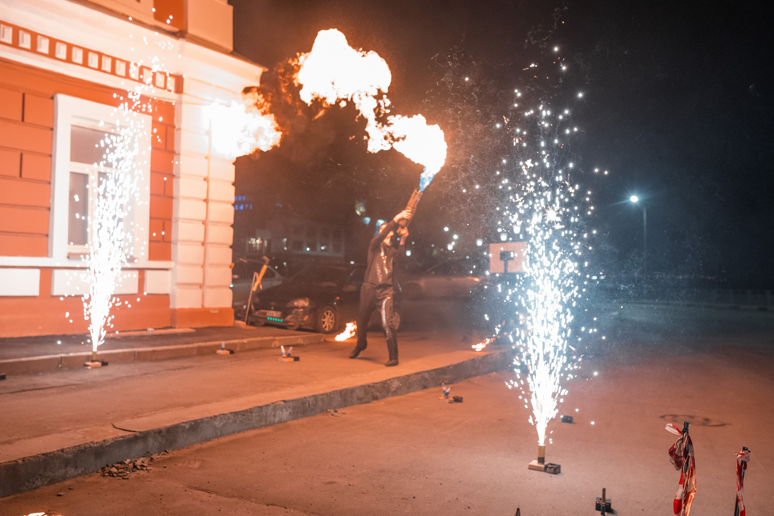 Свадебное «VIP» шоу 28 000 руб. Огненно-пиротехническое шоу, салюты, пиротехника на ваш праздник!