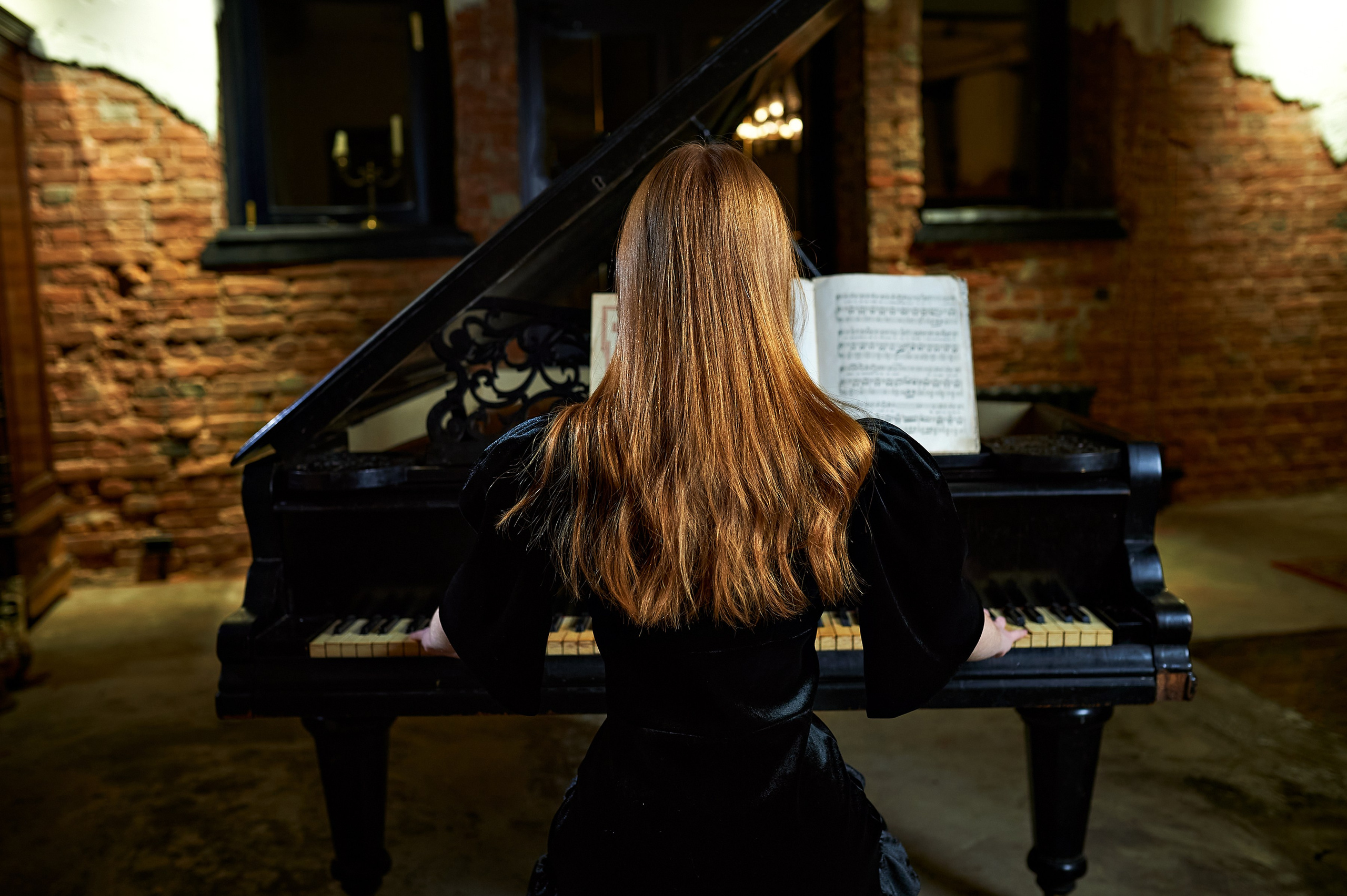 Art Studio «Istoria» -Наталья и рояль. Портретный фотограф в Твери Дмитрий Козьминых