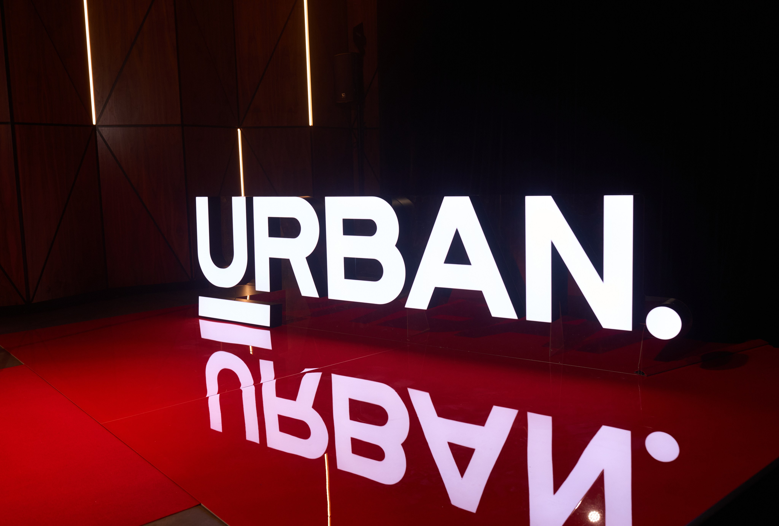 Премия URBAN. Репортажный фотограф в Москве Вадим Галанин