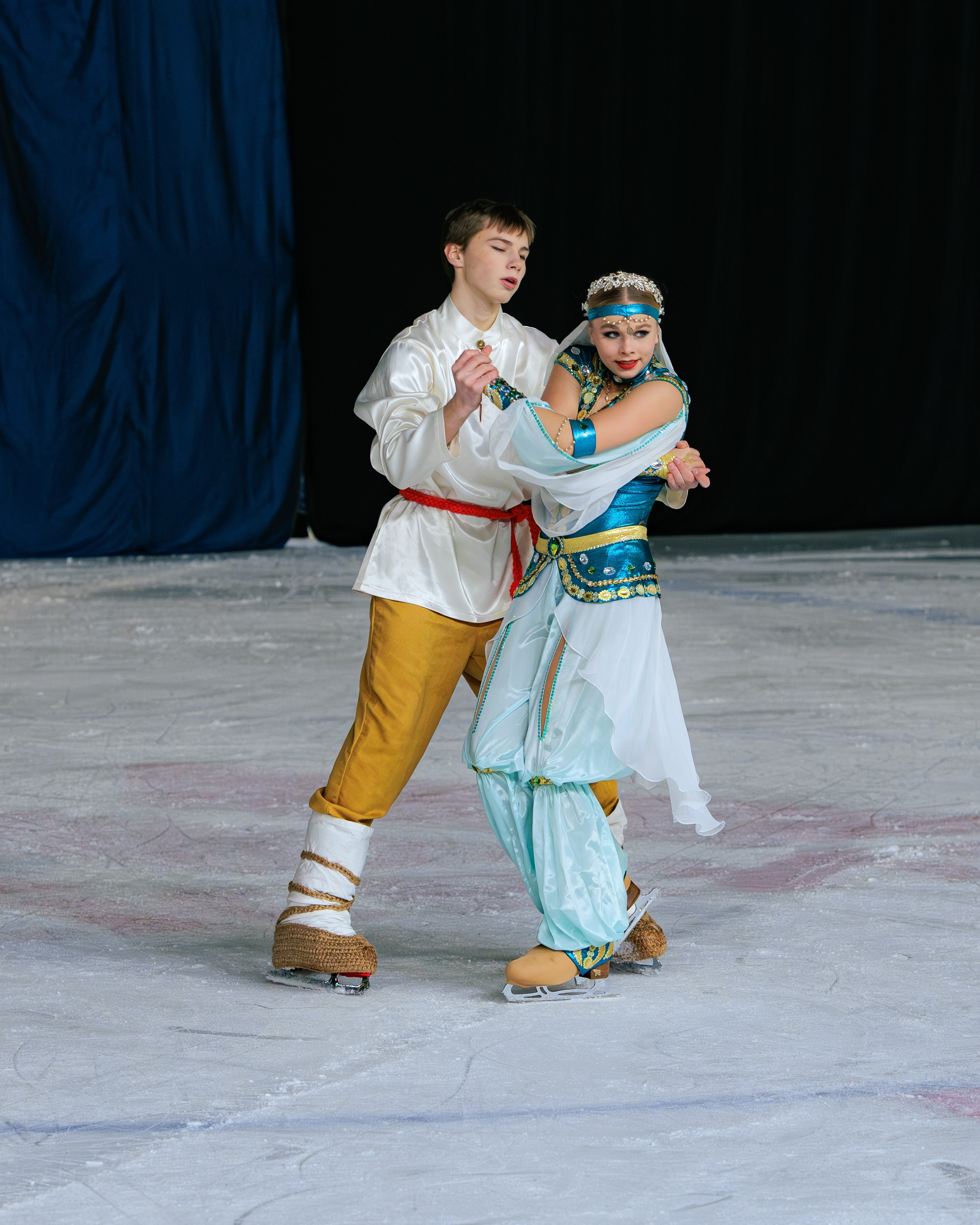 Детский театр на льду «АЛЕКО». Выпускные альбомы и школьный фотограф в Подольске, Троицке, Щербинке, Москве и Московской области