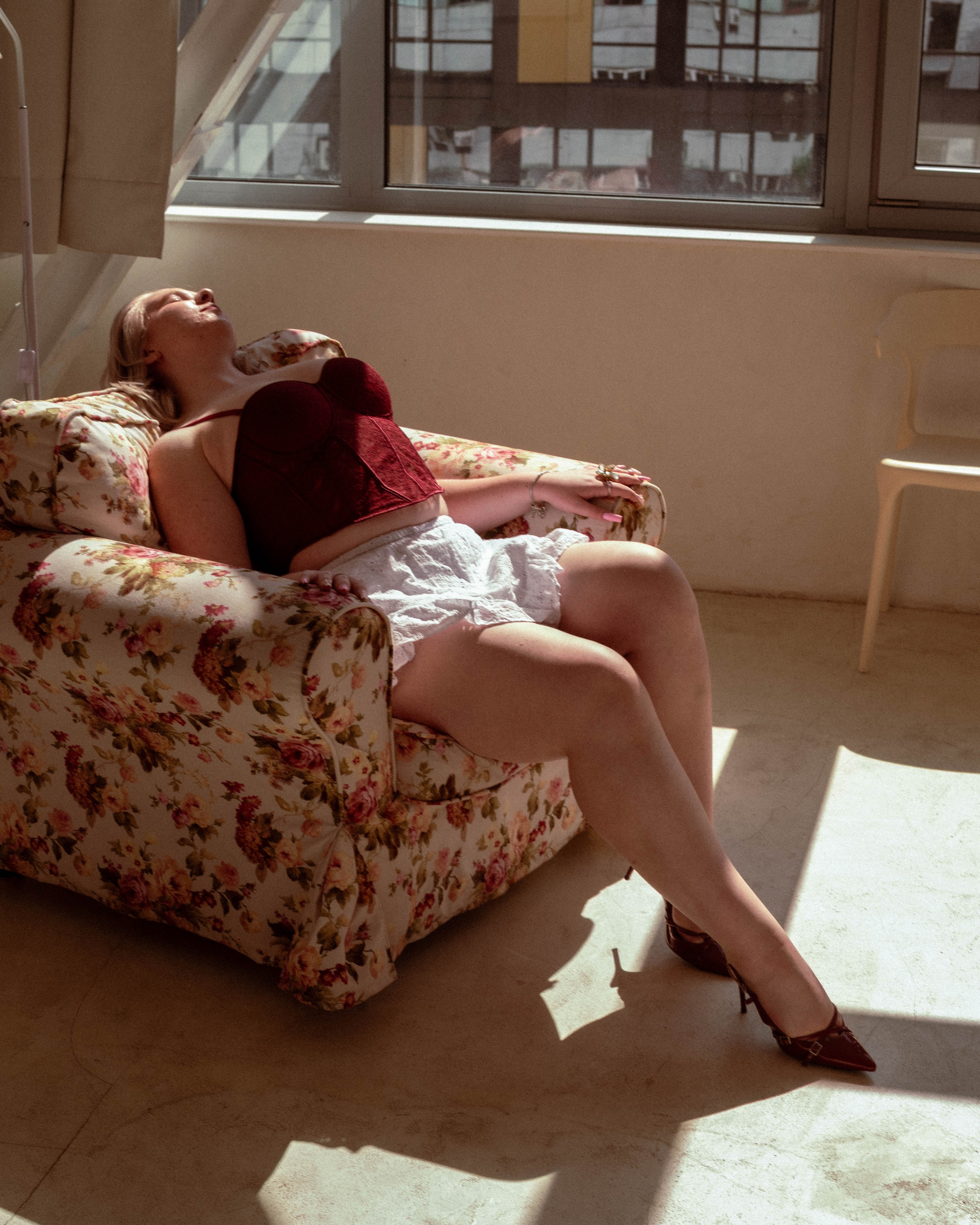 Елпис. Женский фотограф. Создатель украшений ручной работы. Модель