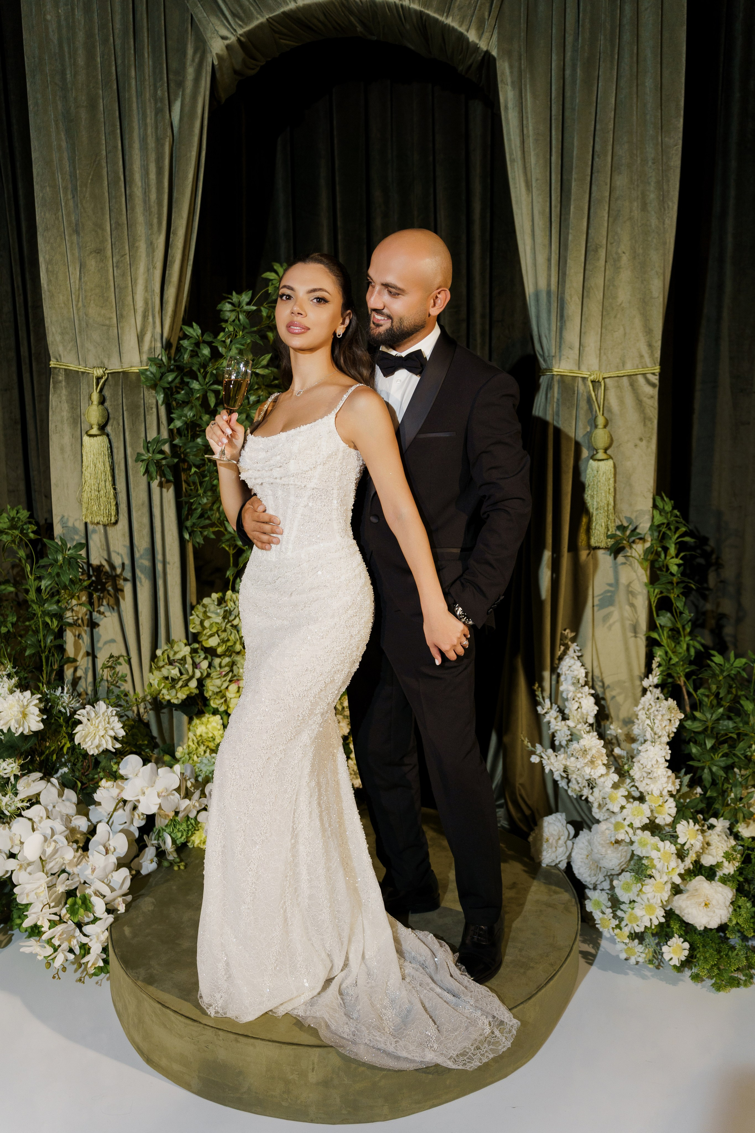 Сватовство в Краснодаре от лучших свадебных фотографов и операторов ТВИНС СТУДИО. ТВИНС СТУДИО — лучшие свадебные фотографы и видеографы в Краснодаре