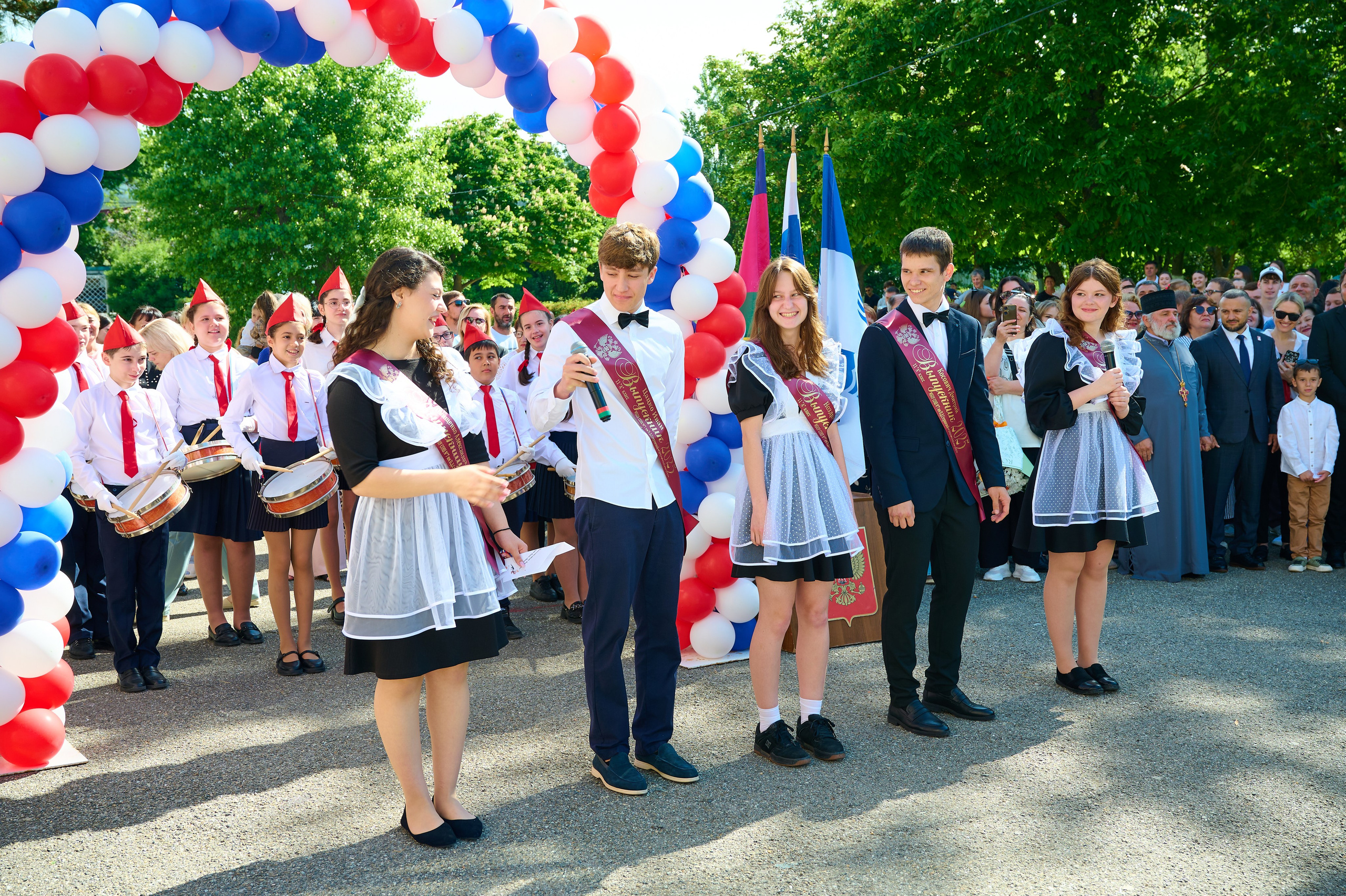 Последний звонок 2025. Жизнь курорта Кабардинка в фотографиях