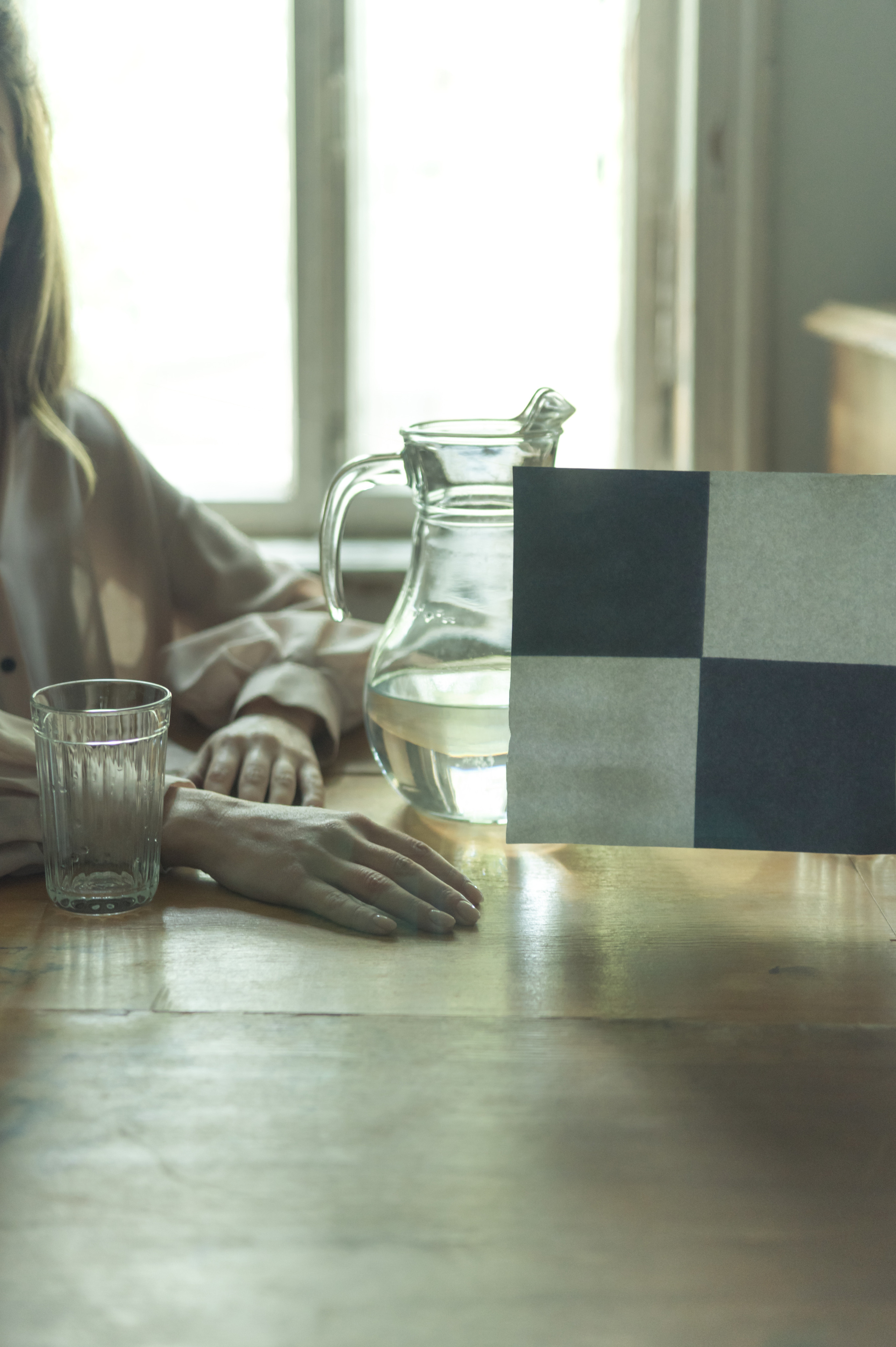 Peripheral vision. Art photographer Romanda Che