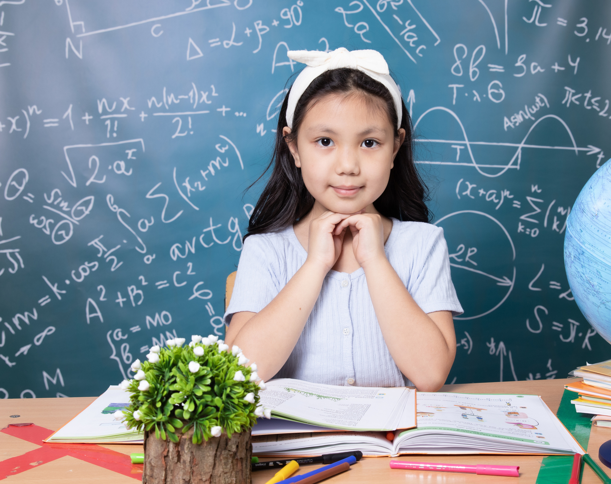 Портрет школьника с применением профессионального оборудования. Детский фотограф в Алматы, виньетки, выпускной альбом Алматы