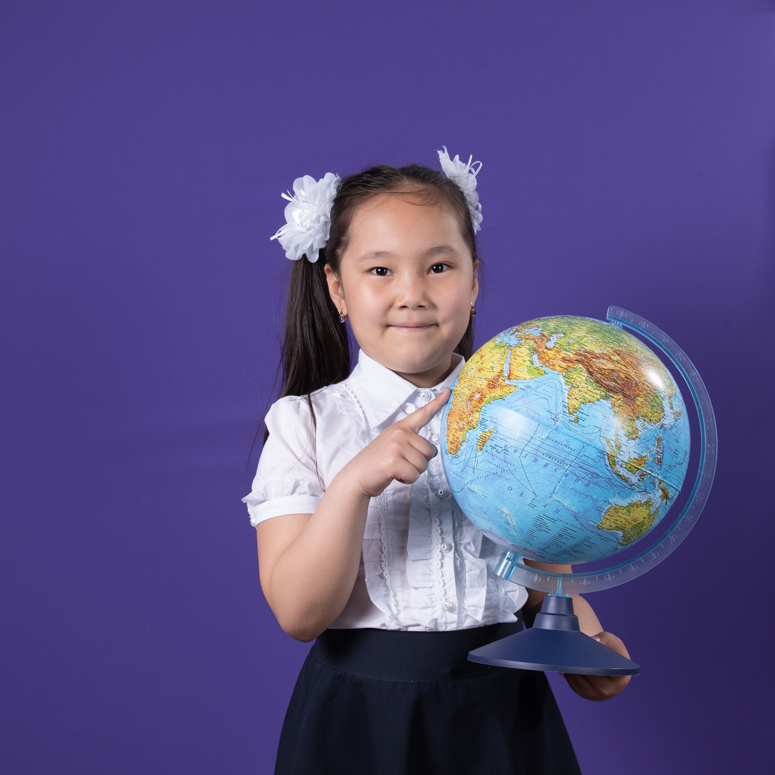 Портрет школьника с применением профессионального оборудования. Детский фотограф в Алматы, виньетки, выпускной альбом Алматы