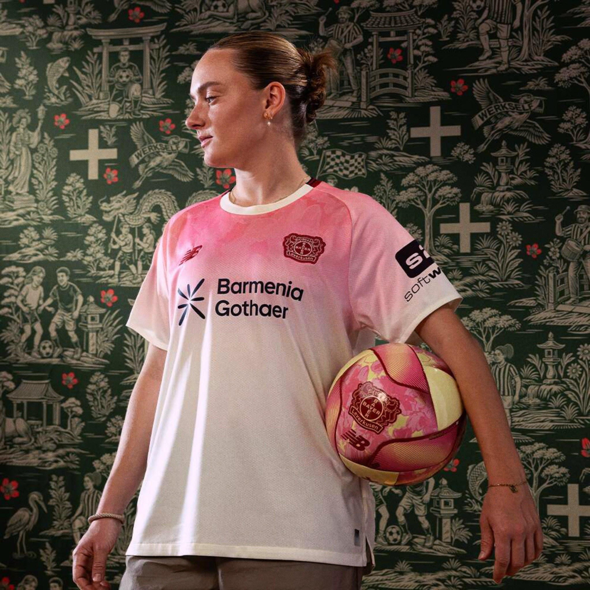 Футболка Bayer 04 Leverkusen розовая купить. Футбольный магазин — ssw_magazin