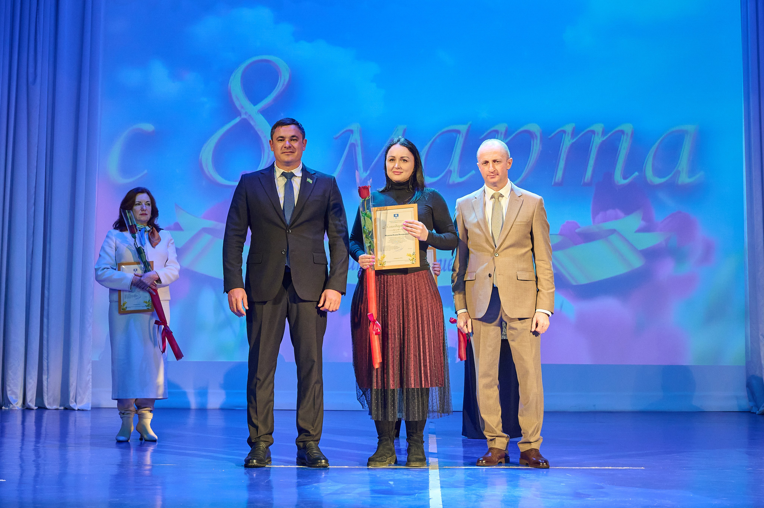 8 марта Марьина роща. Жизнь курорта Кабардинка в фотографиях