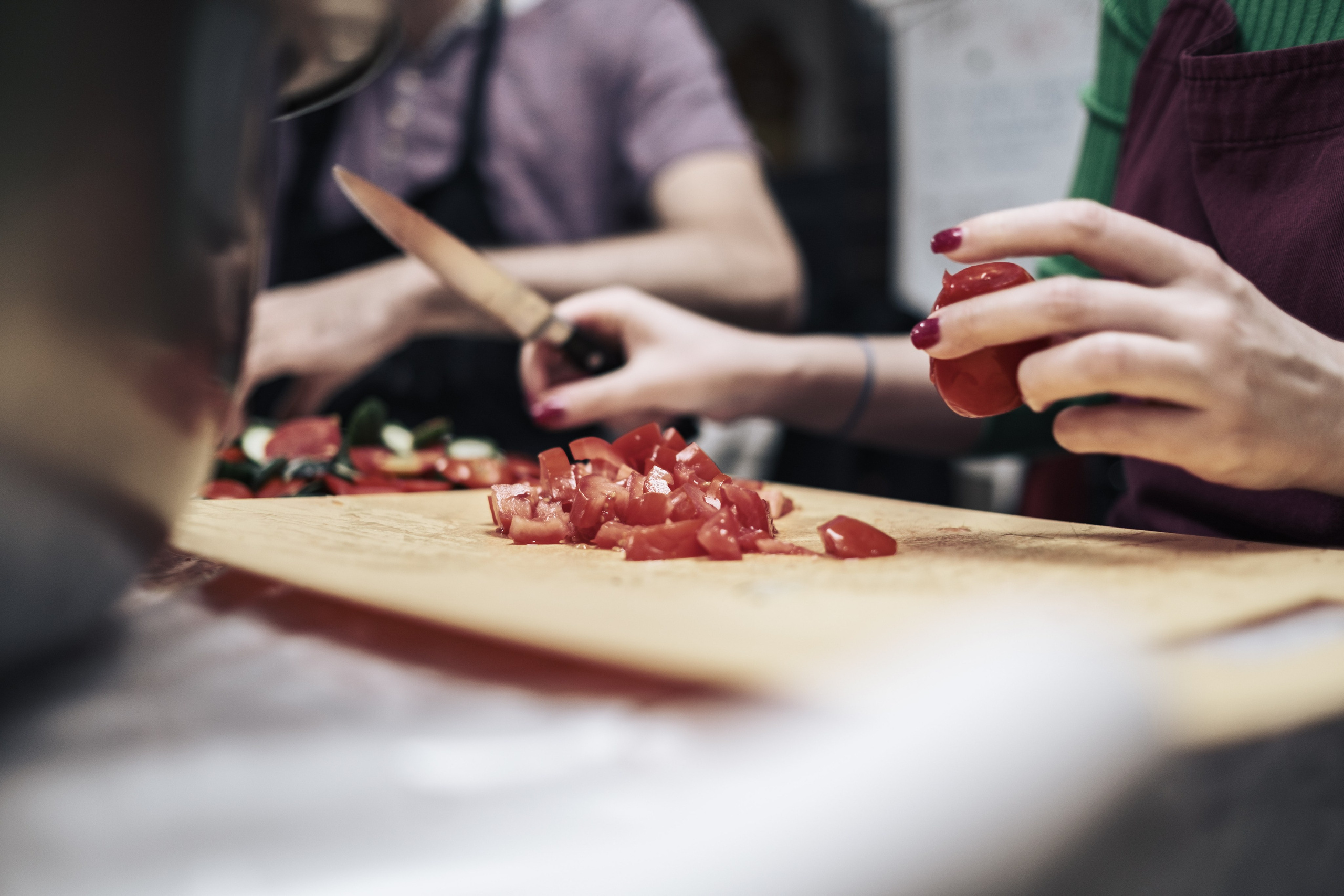 Готовка для бездомных и кормление их в Москве. Фотограф в Москве Максим Скоробогатов