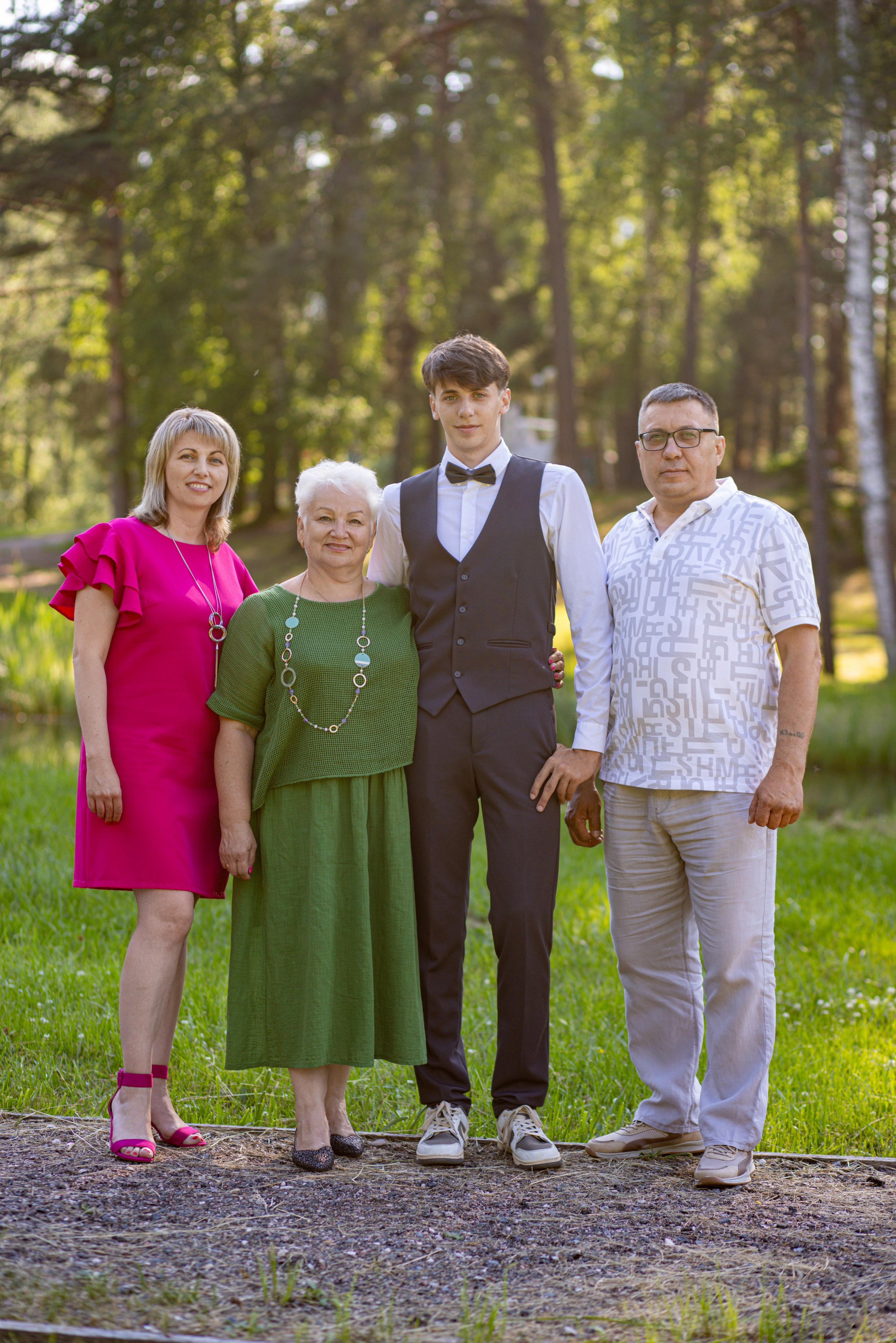 Фотосессия на выпускной. Школа № 12, 11 класс, 2024 г. Студия выпускных альбомов Остров