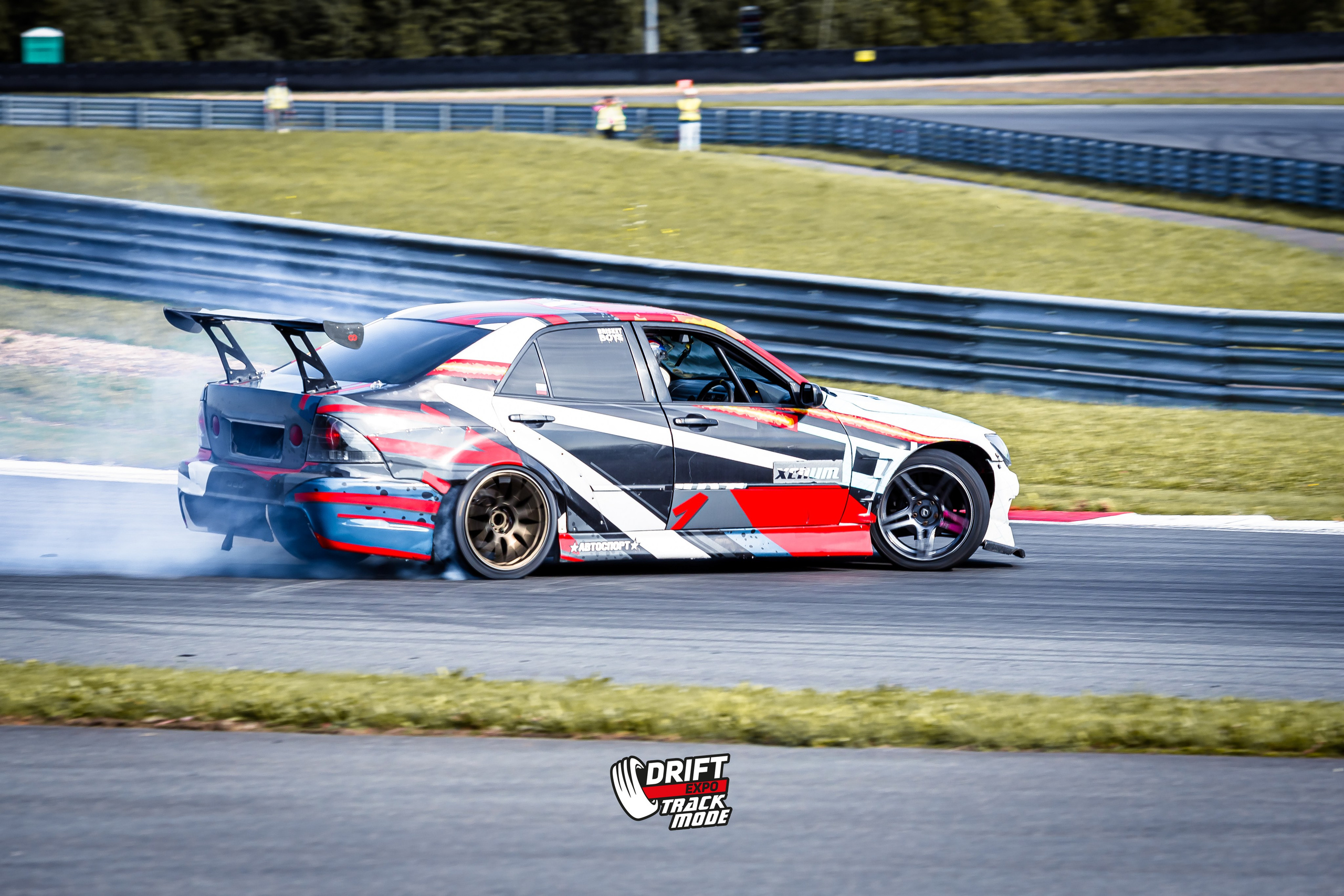 Репортажная, студийная, свадебная, автоспорт, коммерческая, фотосессия: Фотографы Николай и Елена DvoTar