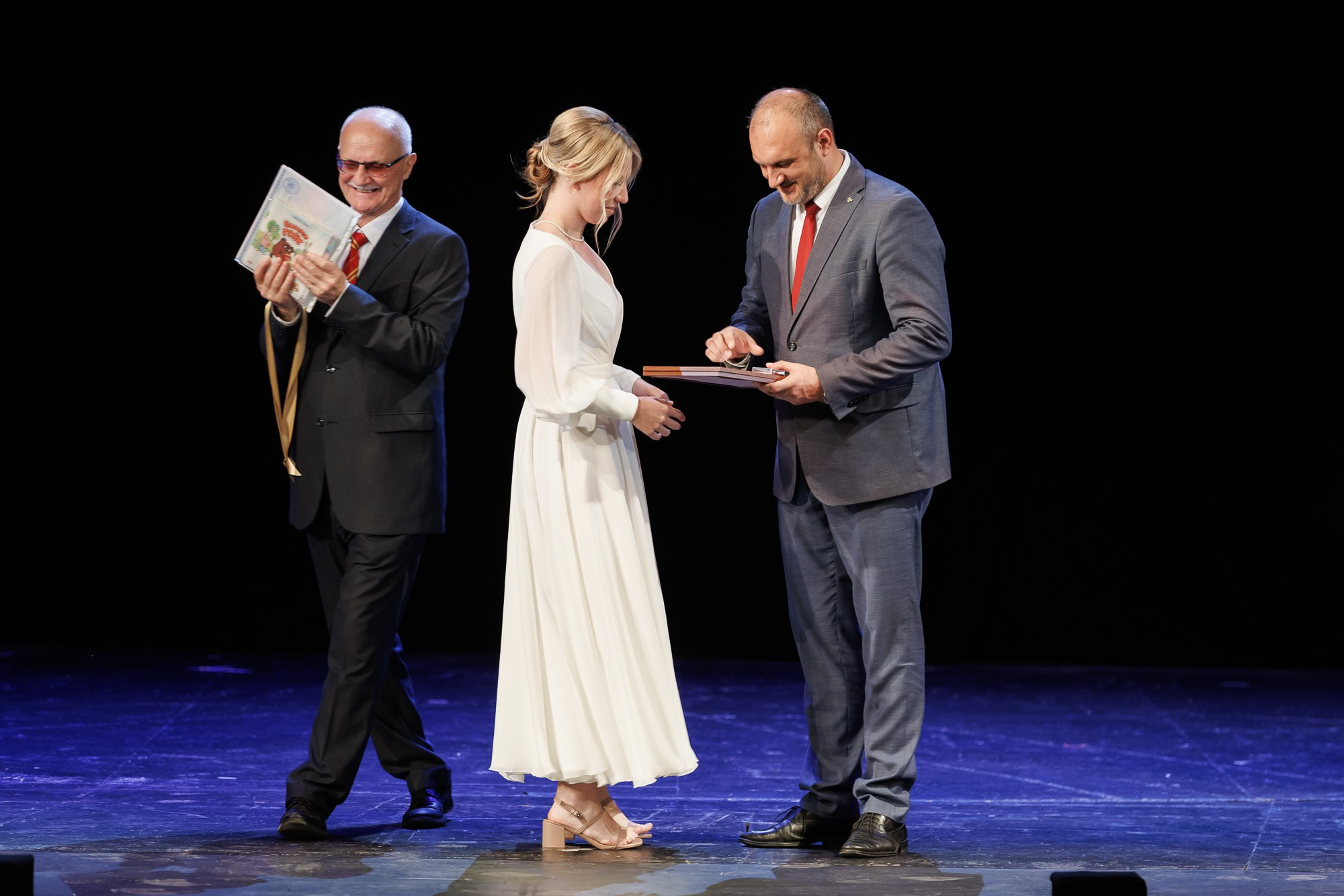 Выпускной вечер в Севастопольской гимназии № 1 имени А. С. Пушкина. Свадебный фотограф, фотосъемка в Крыму, Севастополе, Симферополе, Ялте