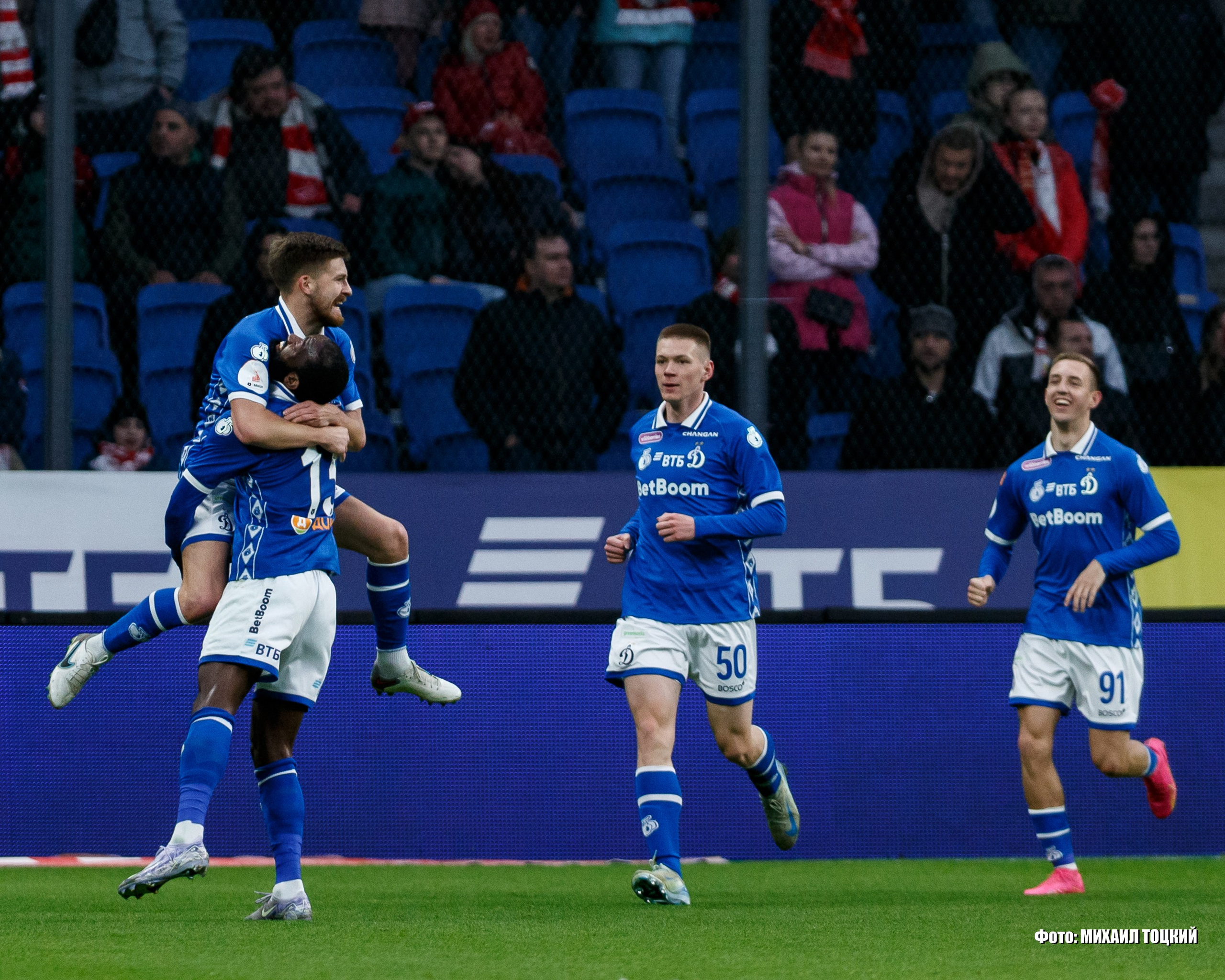 Фоторепортаж. РПЛ 28 тур. Динамо — Спартак. Михаил Тоцкий портретный и репортажный фотограф в Москве