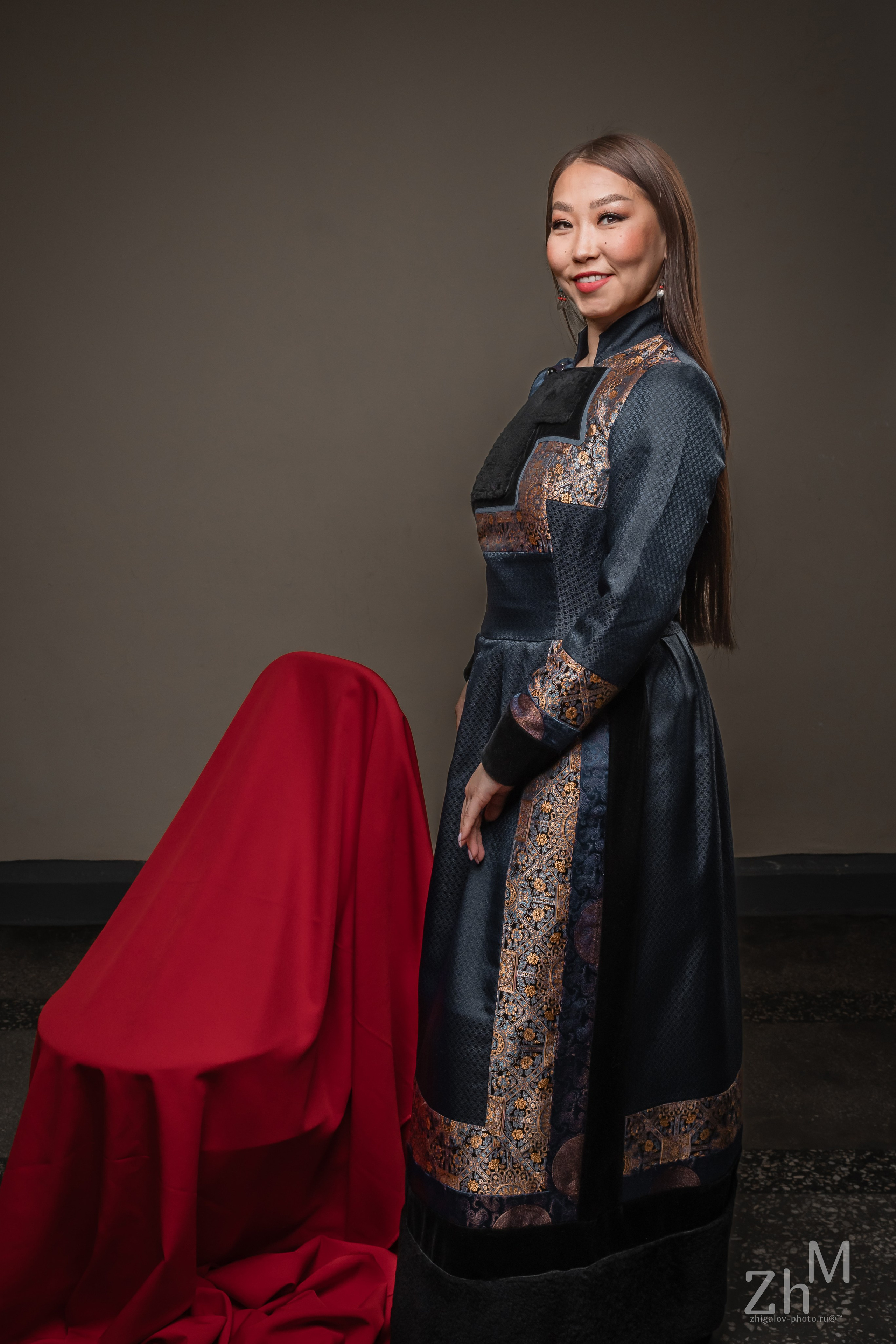 Съёмка в бурятских национальных костюмах. Семейный и свадебный фотограф в Иркутске Максим Жигалов