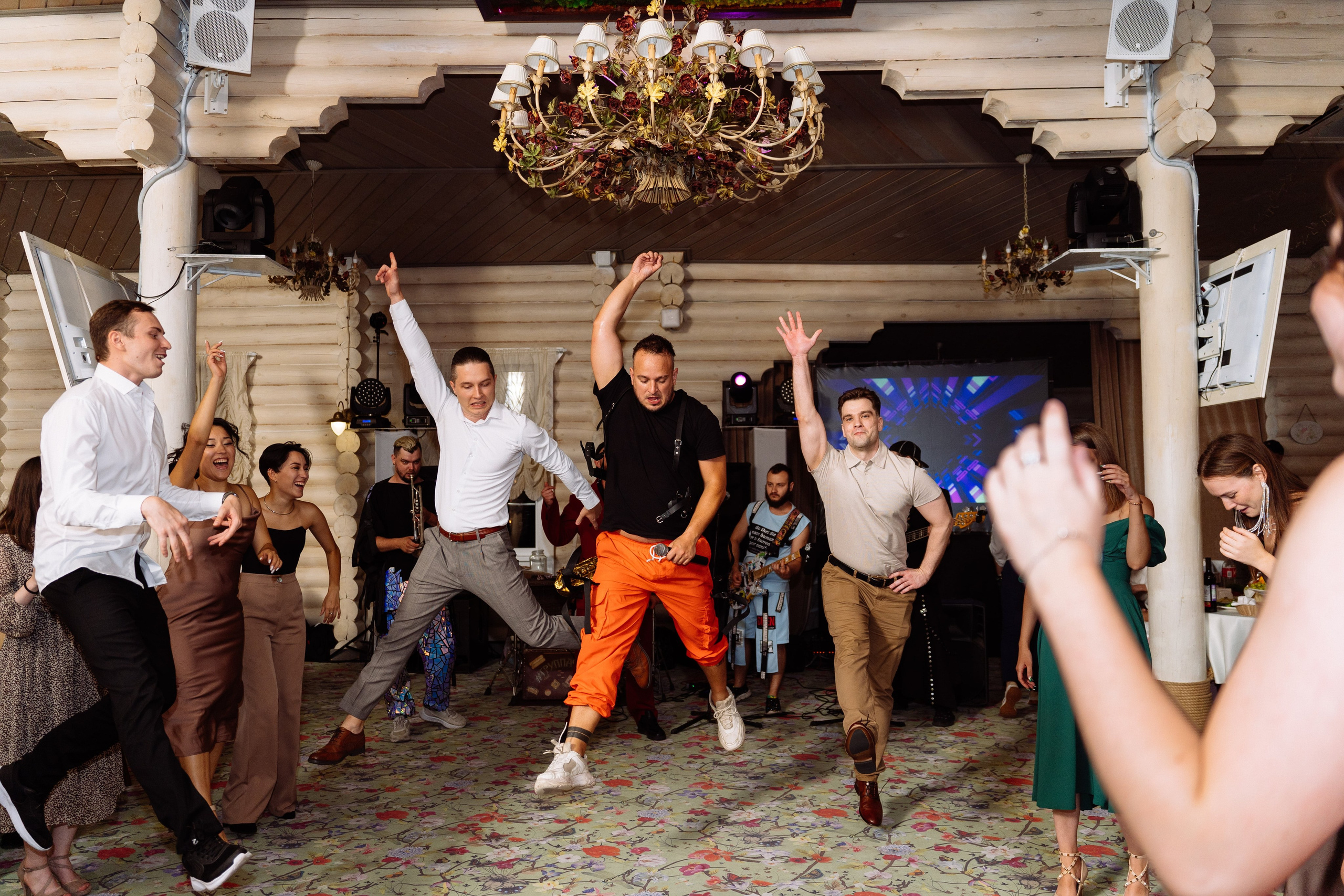 Свадьба Олега и Виктории в клубе «Ближняя дача»