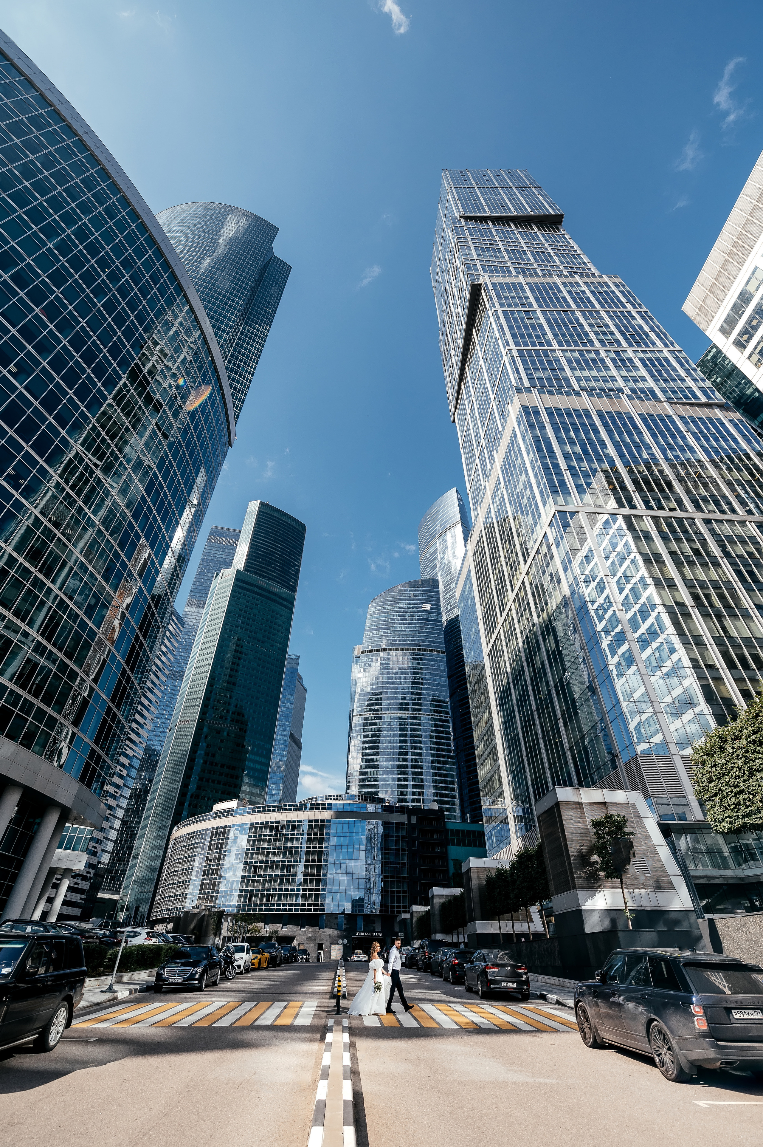 Такая стильная свадьба в Москве. Локации: завод Арма и Моска-сити. Свадебный и семейный фотограф Виктория Носачёва. Щелково, Москва и МО