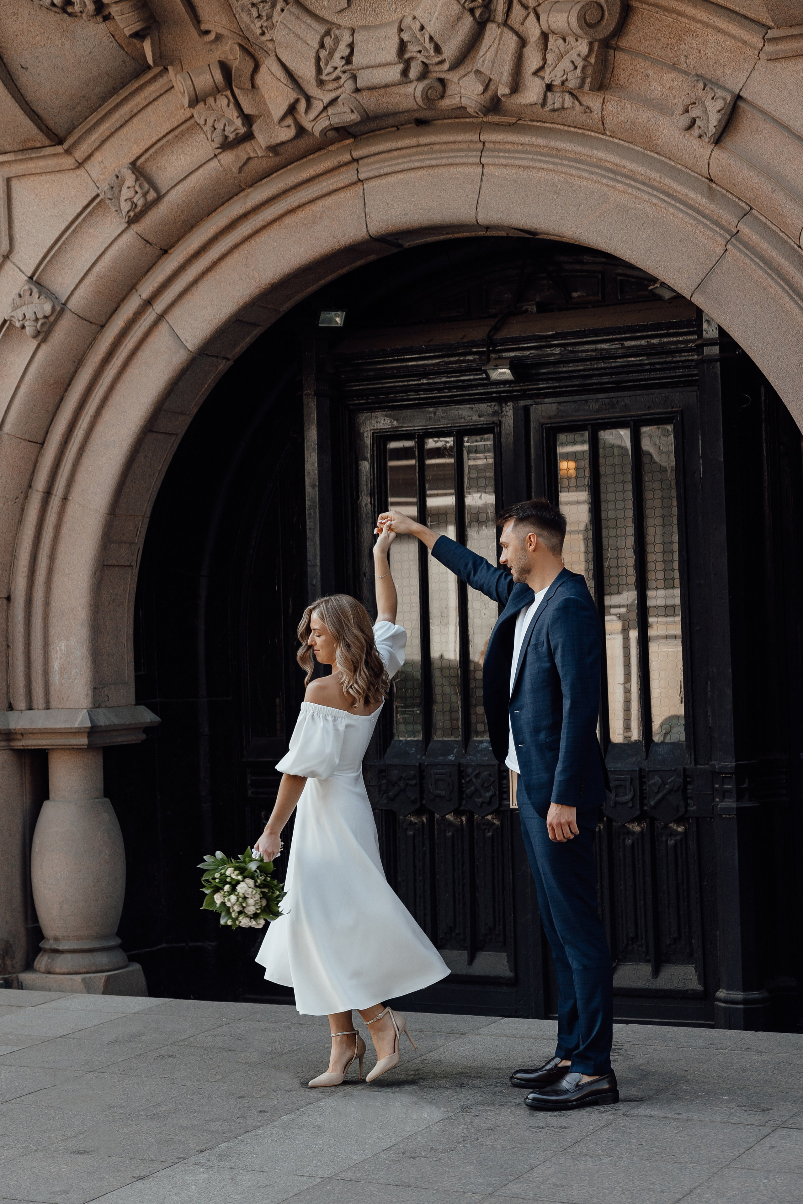 Свадебная прогулка в Москве. Свадебный фотограф в Москве Дарья Олендарёва