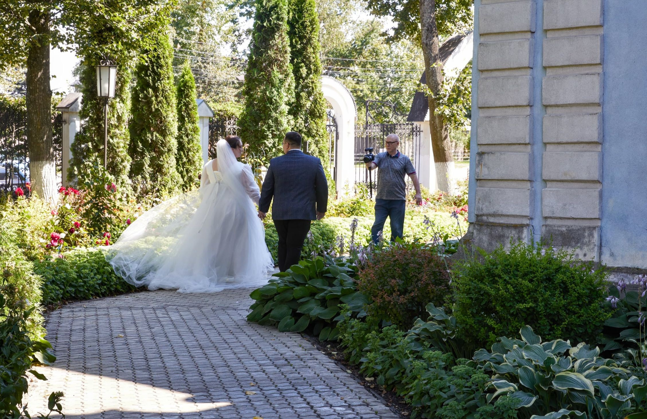 Съёмка венчания в церкви: цена, правила и нюансы