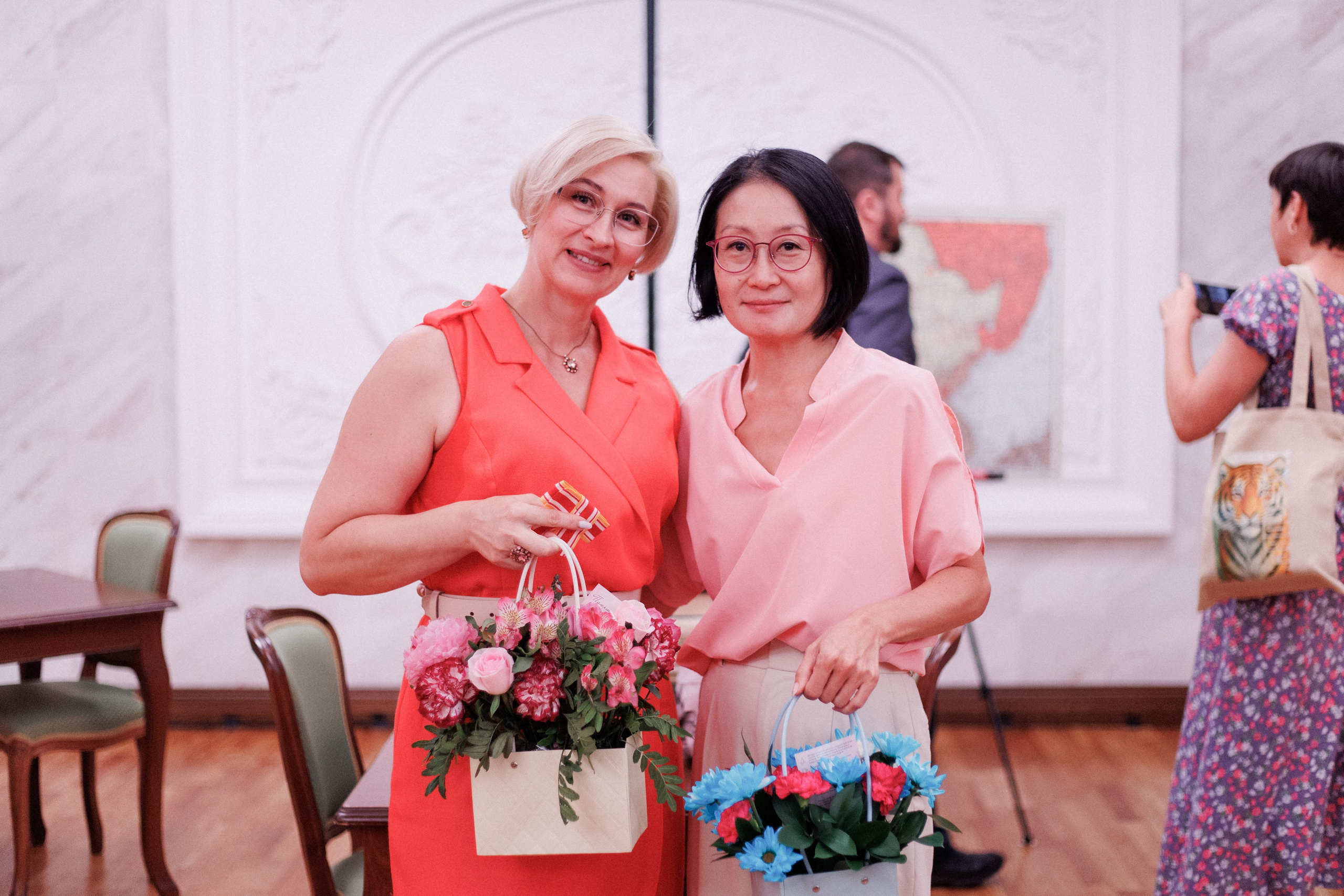 ПРЕЗЕНТАЦИЯ КНИГИ — 80 ЛЕТ ПОБЕДЫ. СВОИ. ФОТООТЧЕТЫ-СОБЫТИЯ-МЕСТА