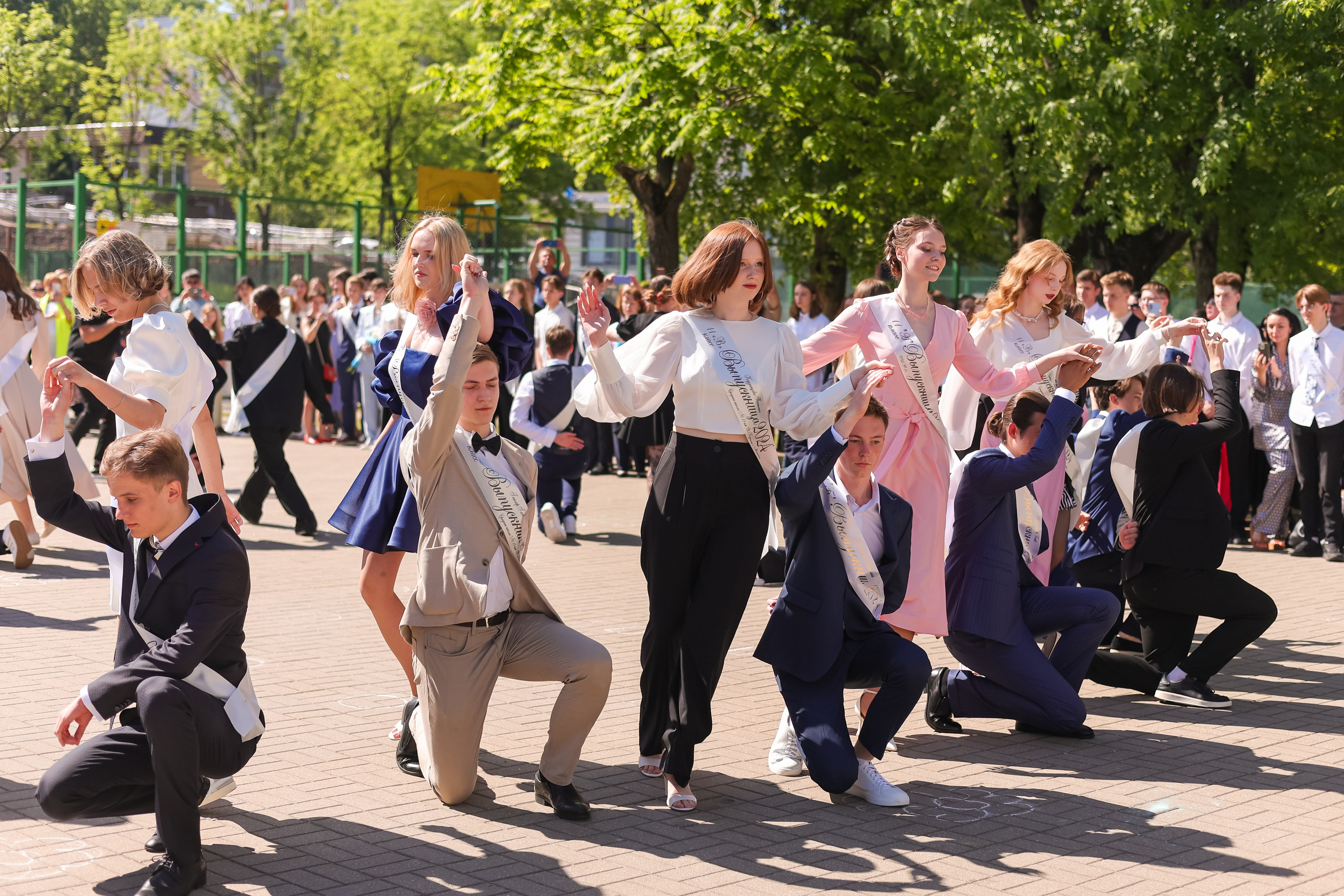 Последний звонок в СШ№ 19 г.Минска. Свадебный фотограф Беларусь Ольга Козыренко
