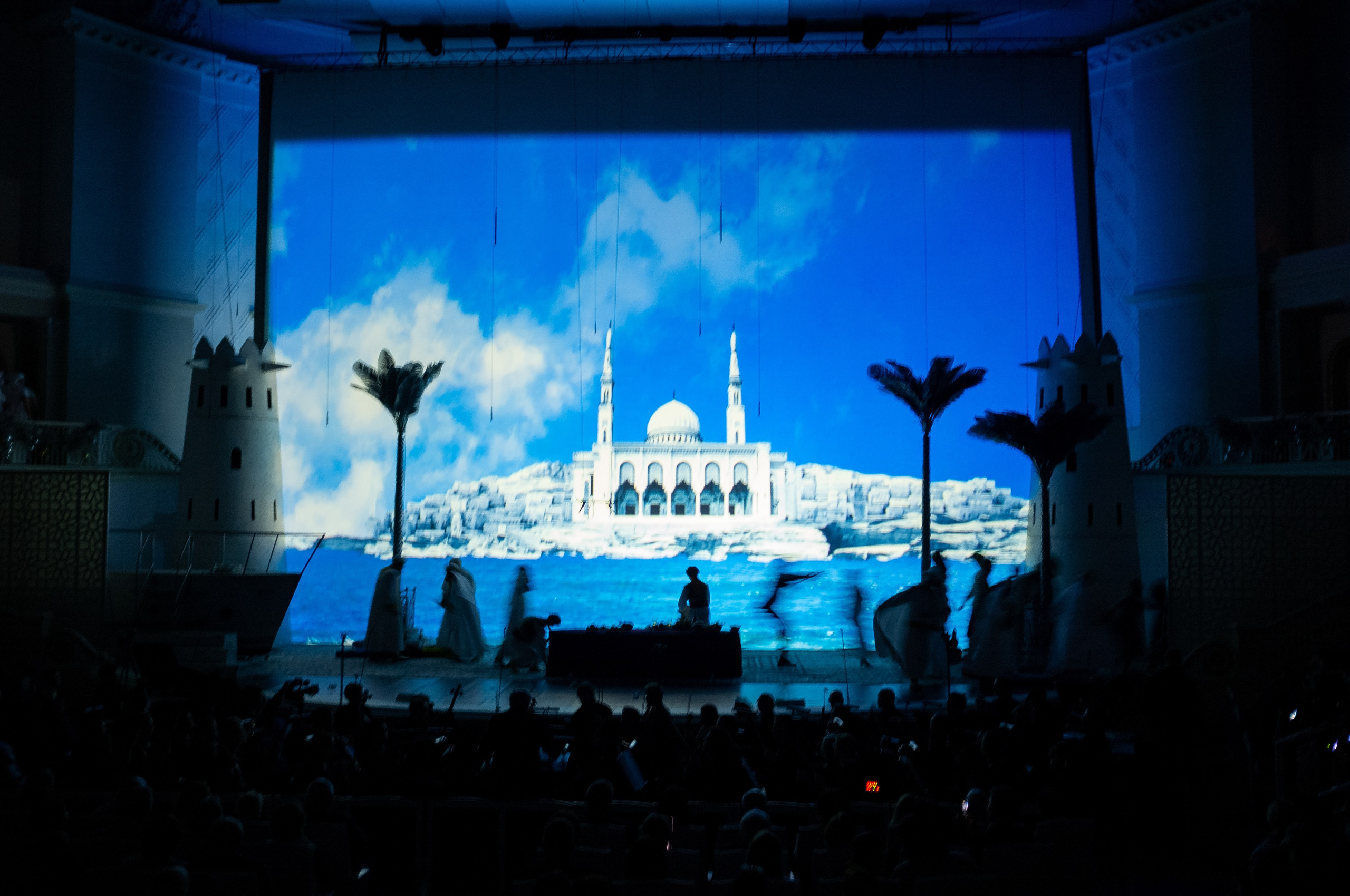 Новогодний вечер. Итальянка в Алжире. Искусство фотографии. Мария Осокина