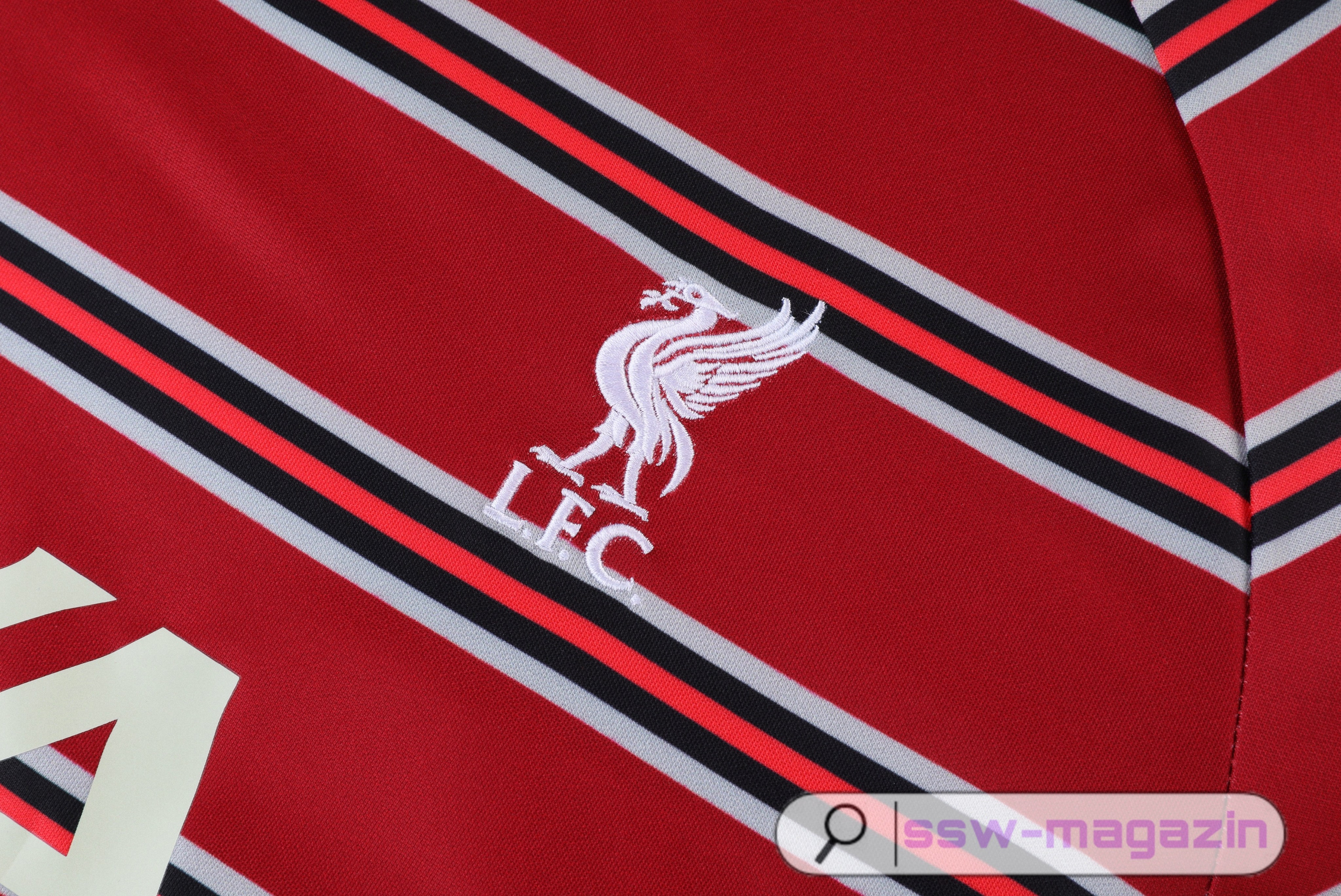 Костюм Liverpool 2025-2026. Футбольный магазин — ssw_magazin
