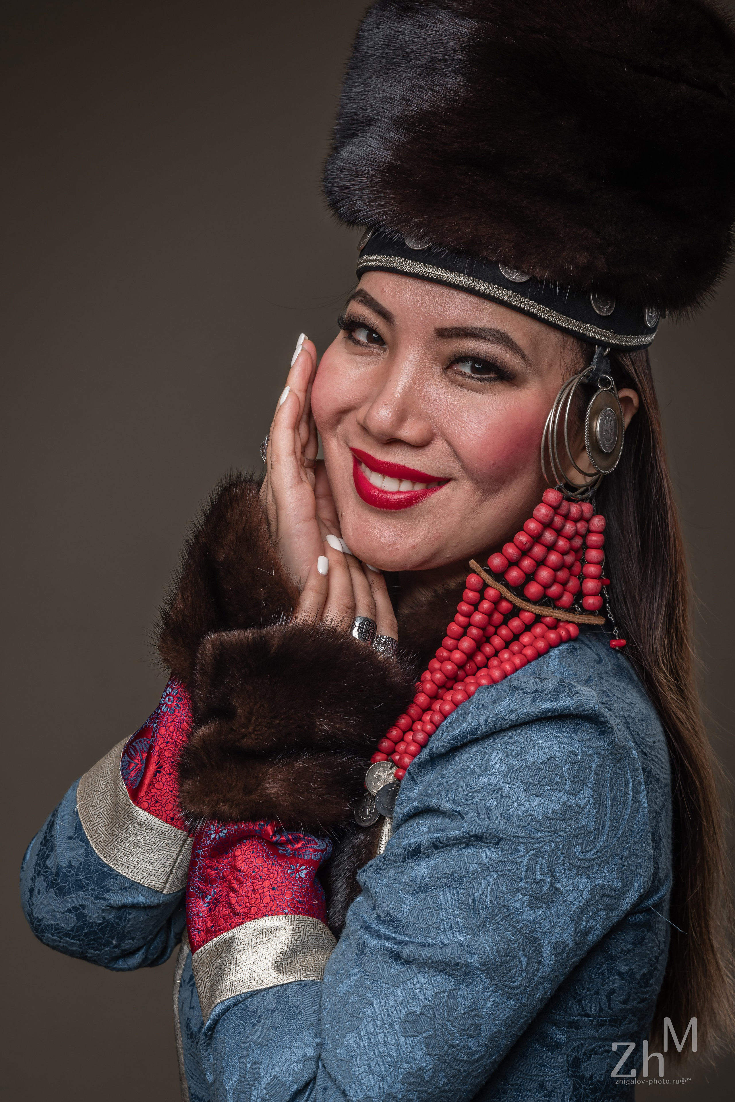 Съёмка в бурятских национальных костюмах. Семейный и свадебный фотограф в Иркутске Максим Жигалов