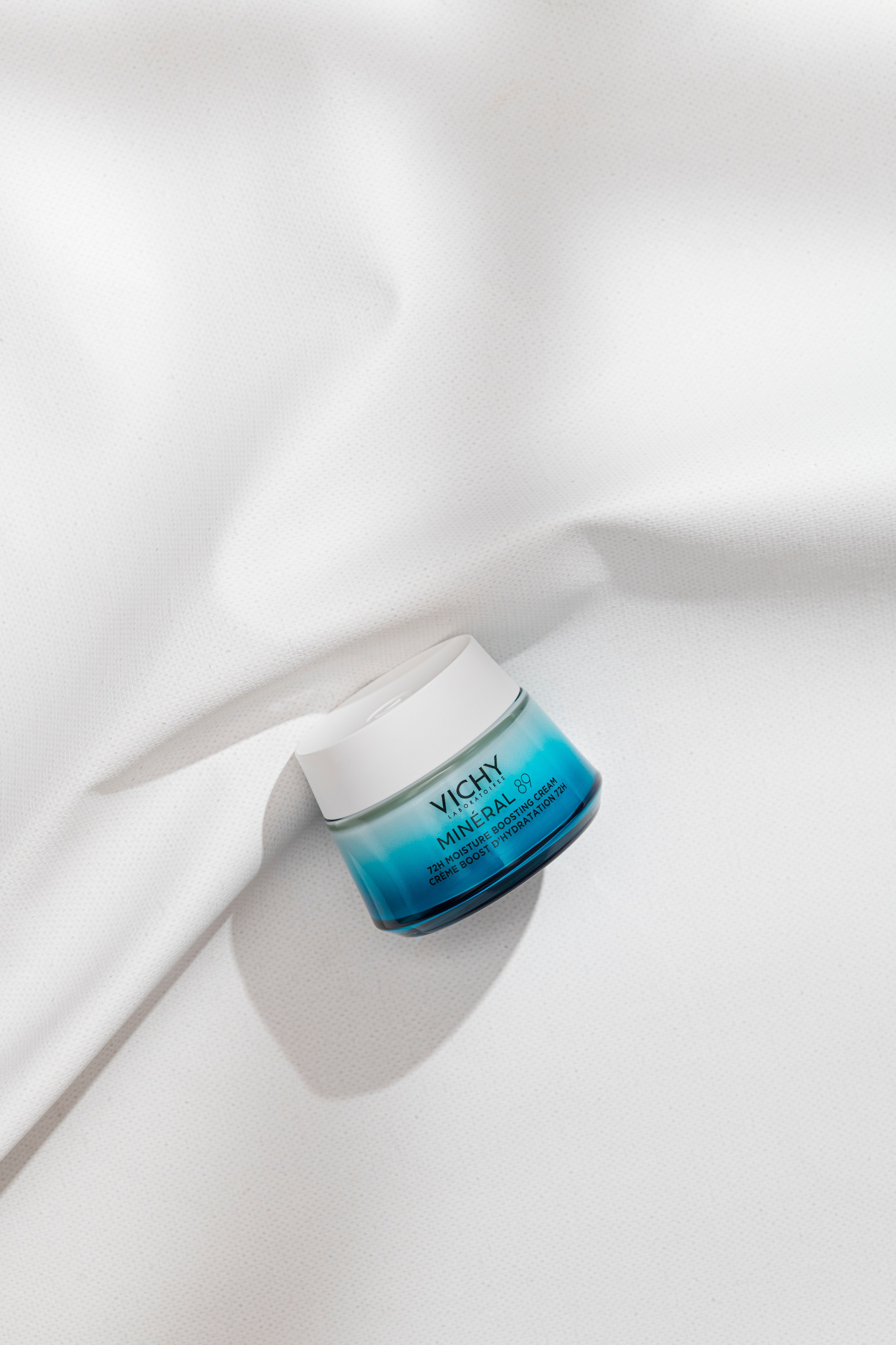 L`oreal. Партнерство по созданию контtнта для страниц брендов Vichy и La roche-posay. Предметный фотограф. Москва. Продюсирование съемок, Set-design & пост-продакшн, E-commerce контент