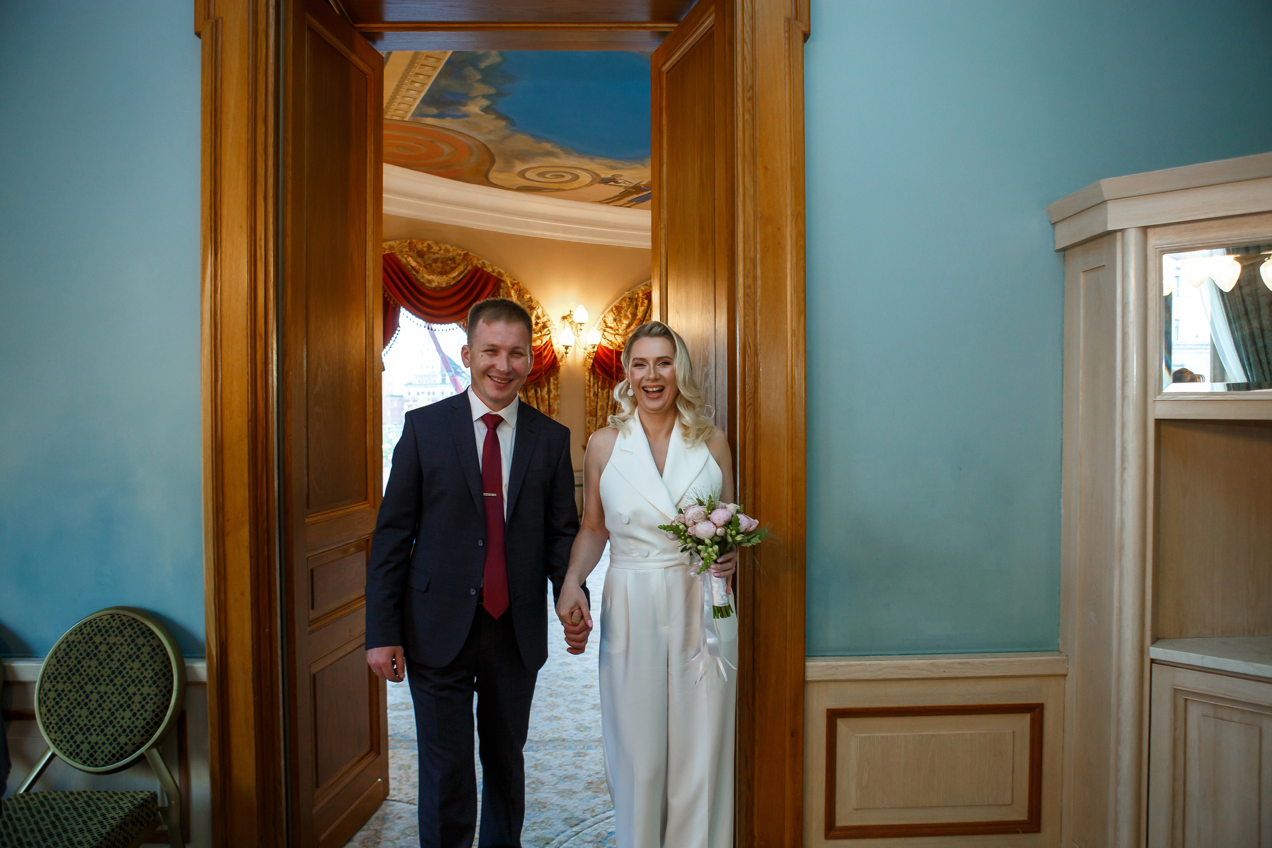 Торжественная регистрация брака в Отеле Националь. Фотография в Загсе Националь, Фотосессия в отеле Националь в Москве. Свадебная церемония.