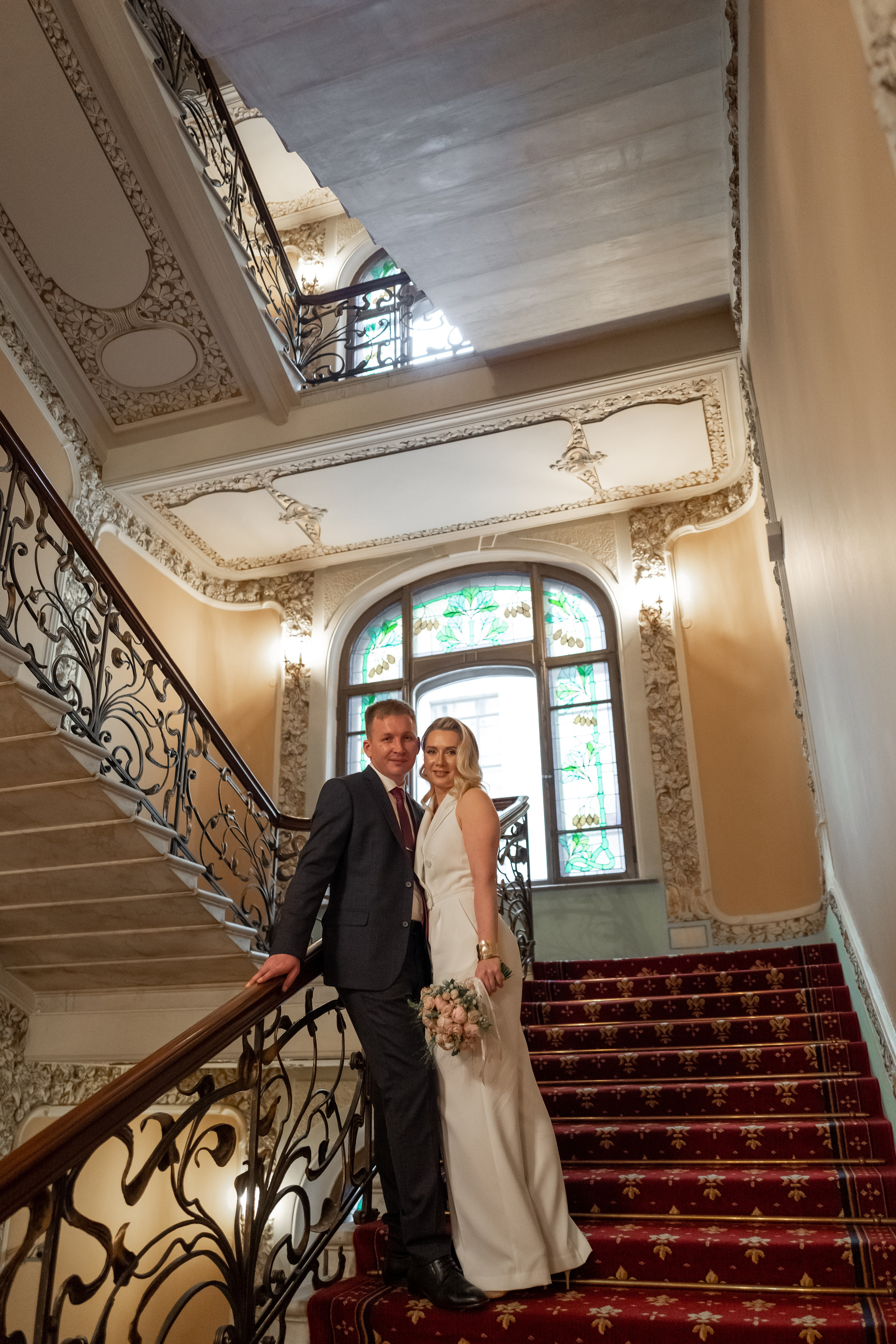 Торжественная регистрация брака в Отеле Националь. Фотография в Загсе Националь, Фотосессия в отеле Националь в Москве. Свадебная церемония. Фотограф в Загсе отеля Националь. Минималистичные, стильные фотографии со свадьбы в отеле Националь, фотограф Валентина Чемерилова