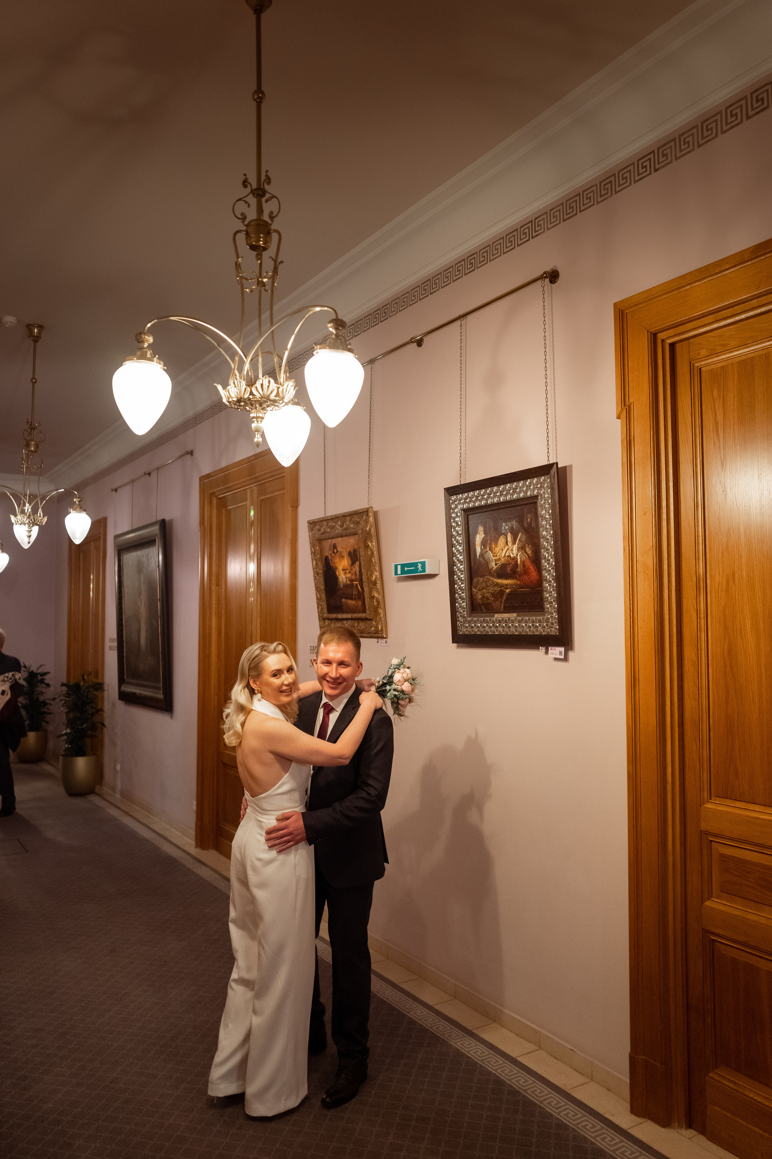 Торжественная регистрация брака в Отеле Националь. Фотография в Загсе Националь, Фотосессия в отеле Националь в Москве. Свадебная церемония. Фотограф в Загсе отеля Националь. Минималистичные, стильные фотографии со свадьбы в отеле Националь, фотограф Валентина Чемерилова