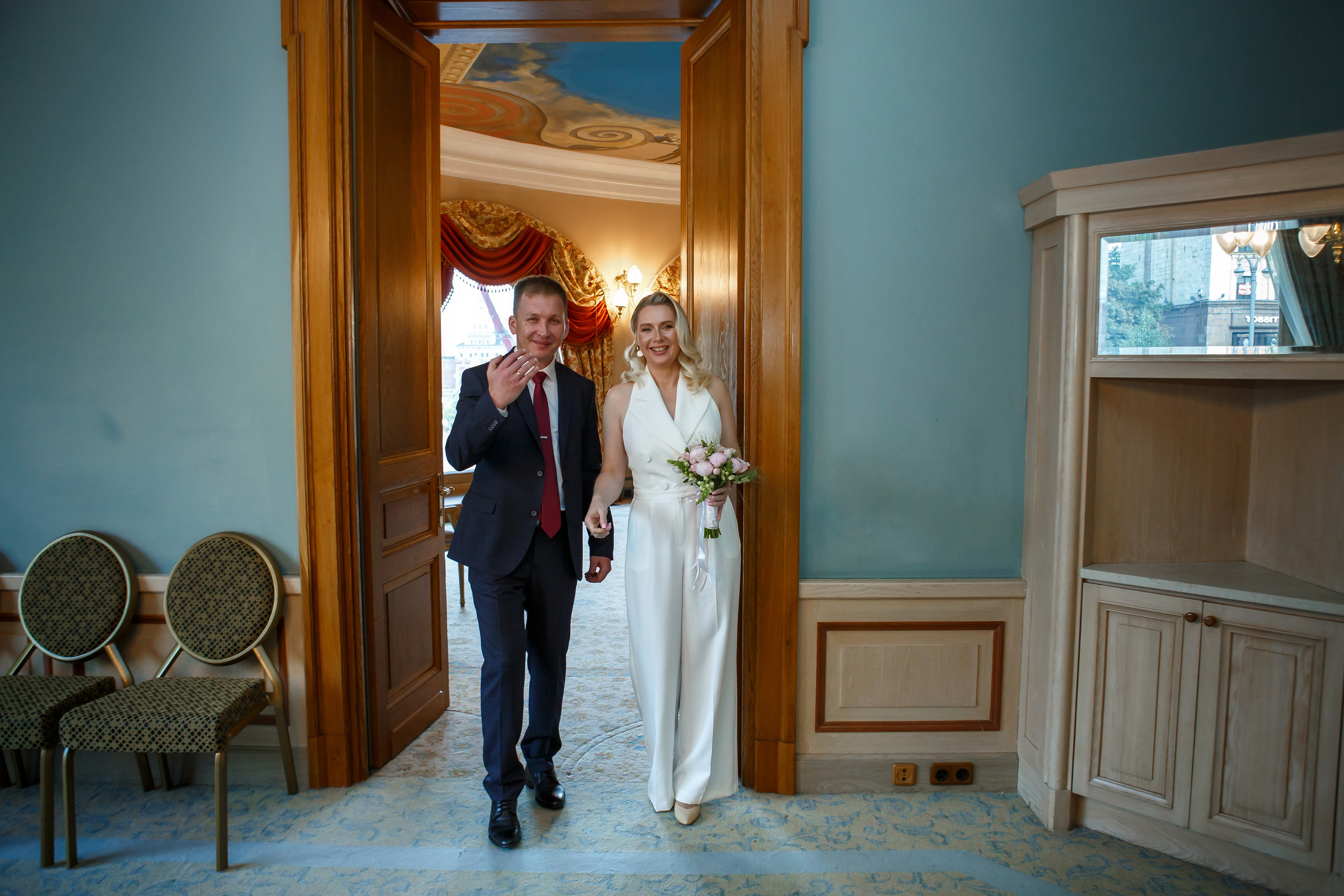 Торжественная регистрация брака в Отеле Националь. Фотография в Загсе Националь, Фотосессия в отеле Националь в Москве. Свадебная церемония. Фотограф в Загсе отеля Националь