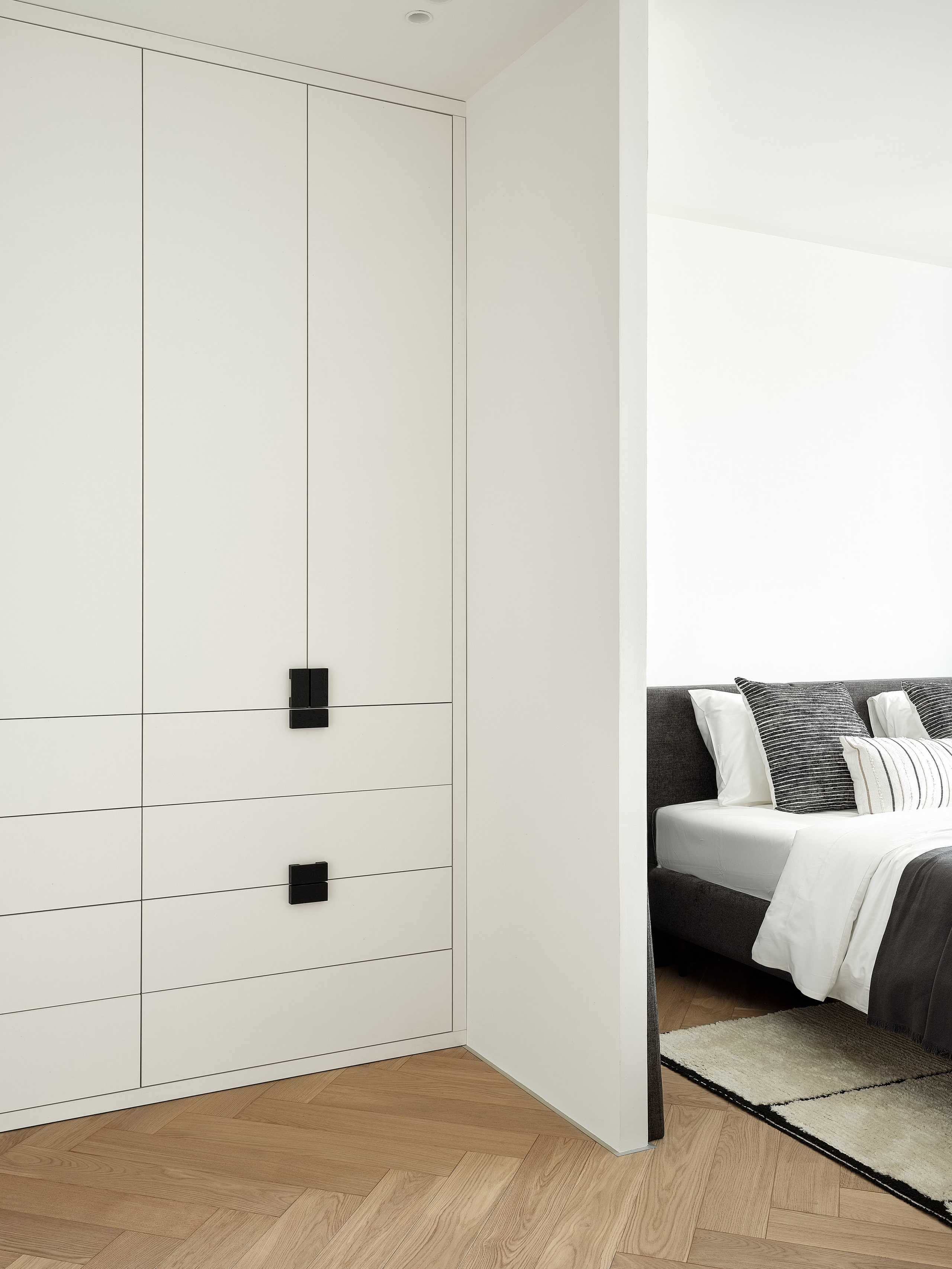 KONTINENTAL APRTM. KWITE INTERIOR. Студия дизайна