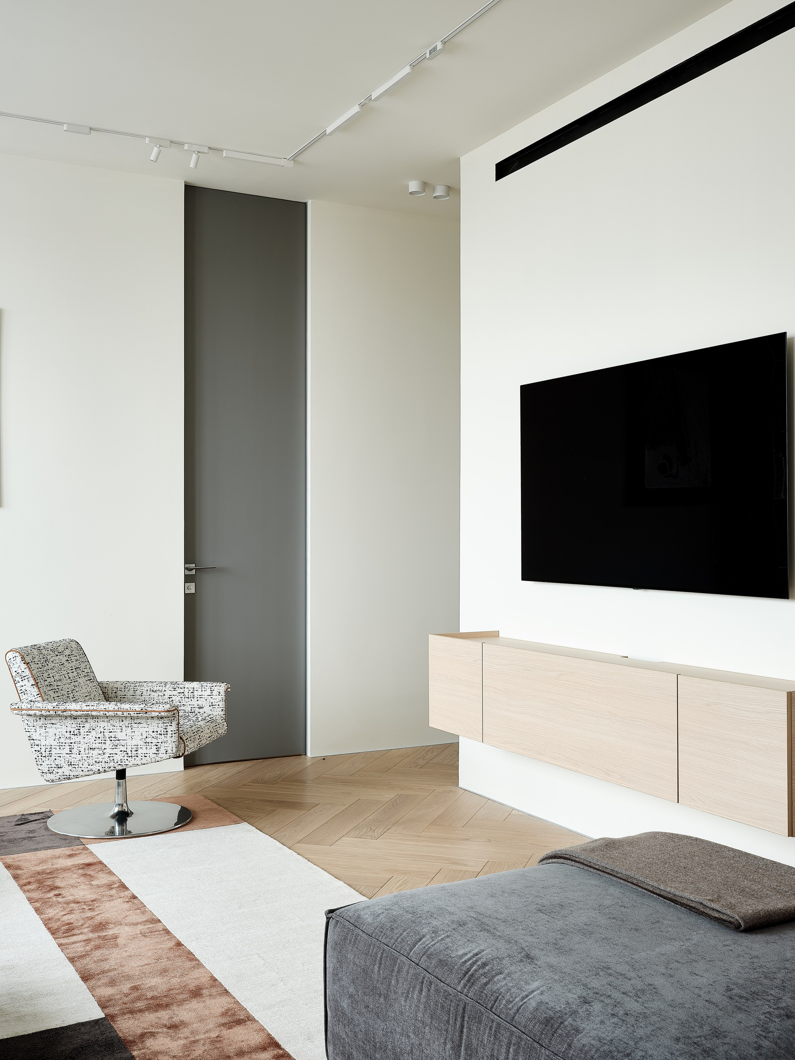 KONTINENTAL APRTM. KWITE INTERIOR. Студия дизайна