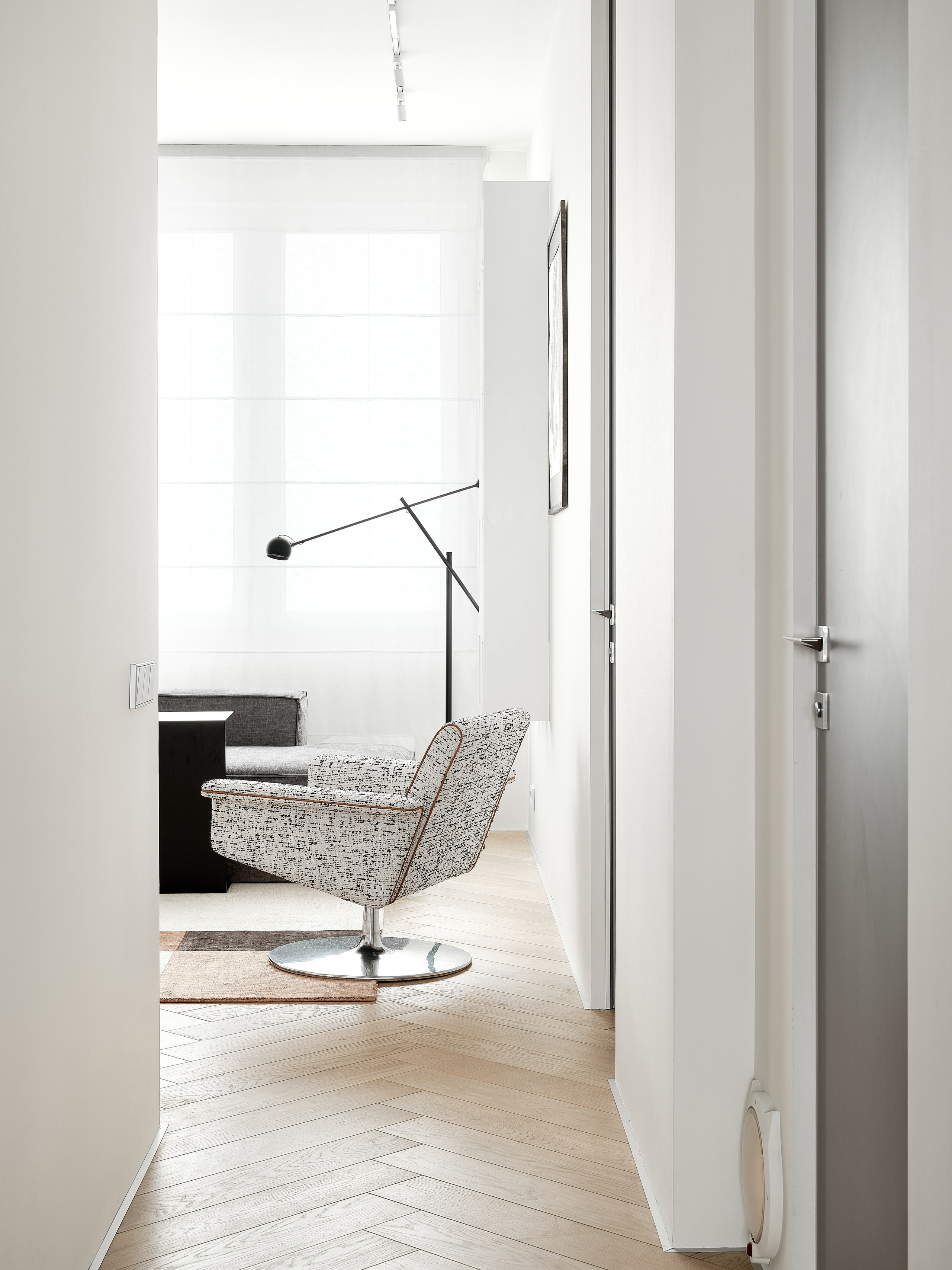 KONTINENTAL APRTM. KWITE INTERIOR. Студия дизайна
