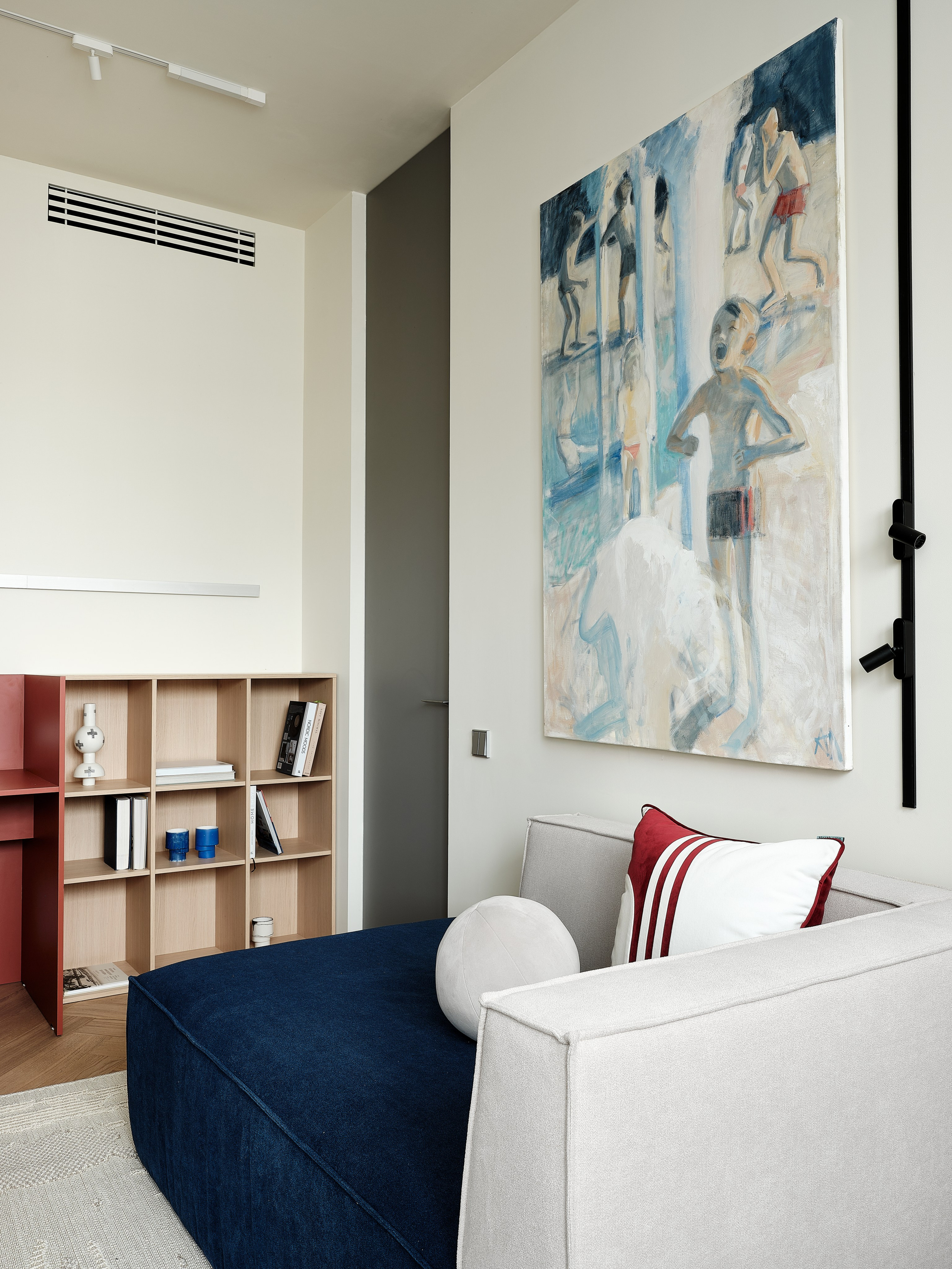 KONTINENTAL APRTM. KWITE INTERIOR. Студия дизайна