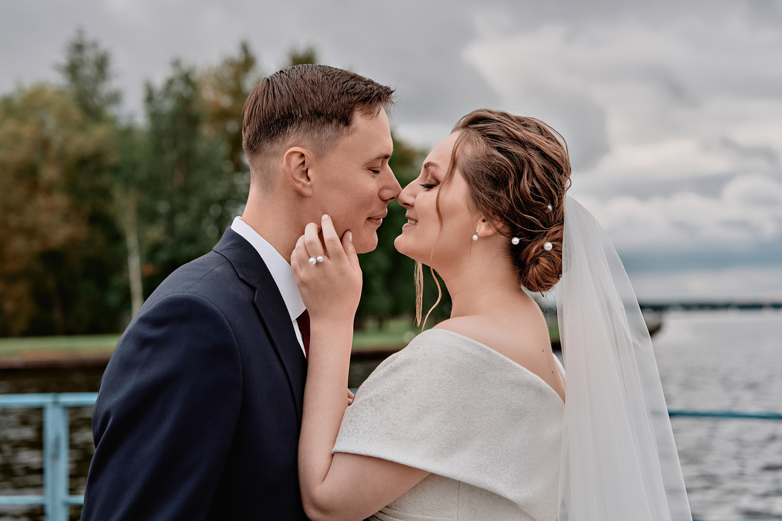 Нежная свадьба Антона и Софьи в яхт-клубе «Портофино». Фотограф Меняйло Евгений. Свадьба. Портрет. Репортаж. Семья. Контент