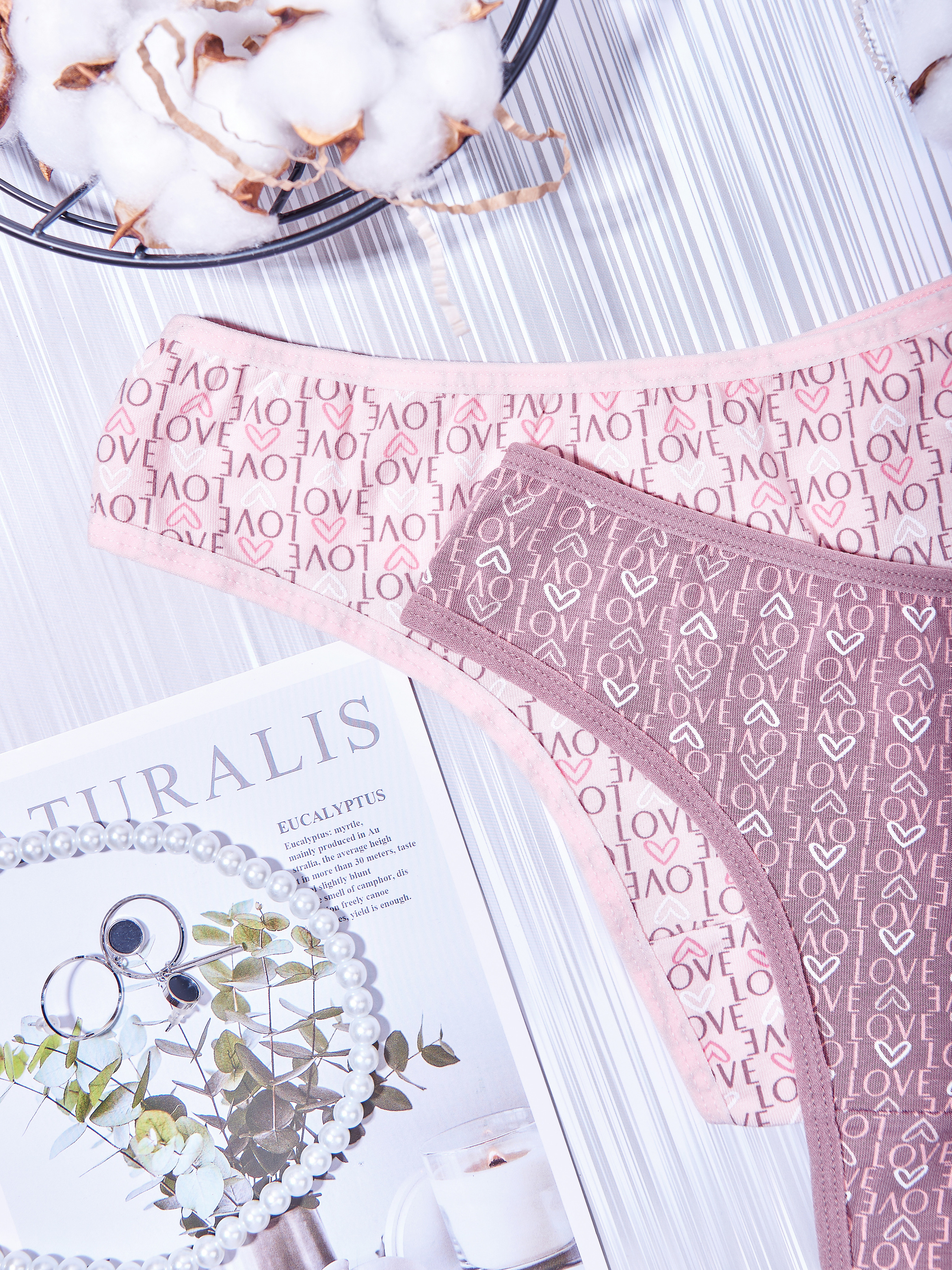 Трусики женские. Контент фотограф для бизнеса и маркет-плейсов