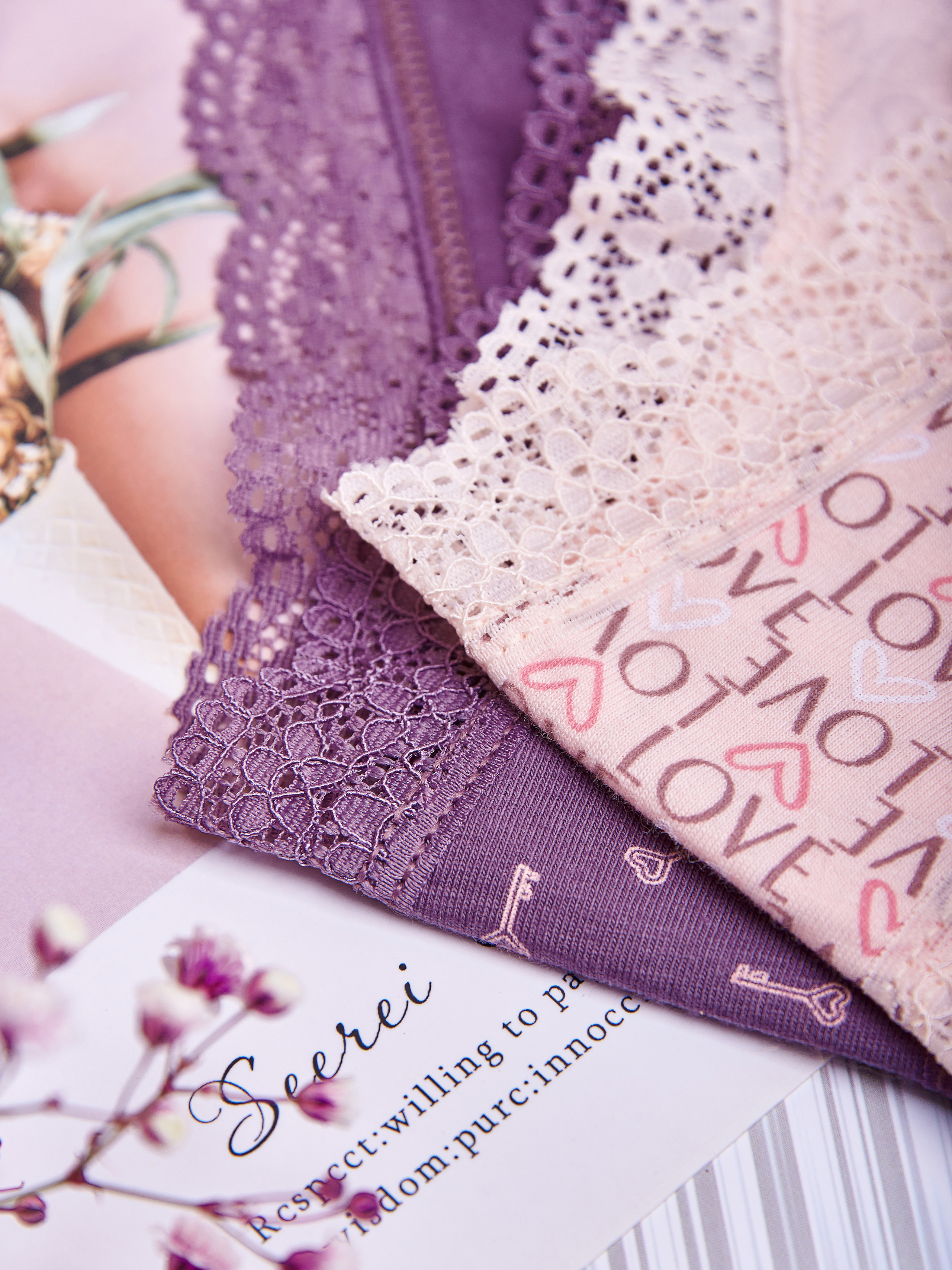 Трусики женские. Контент фотограф для бизнеса и маркет-плейсов