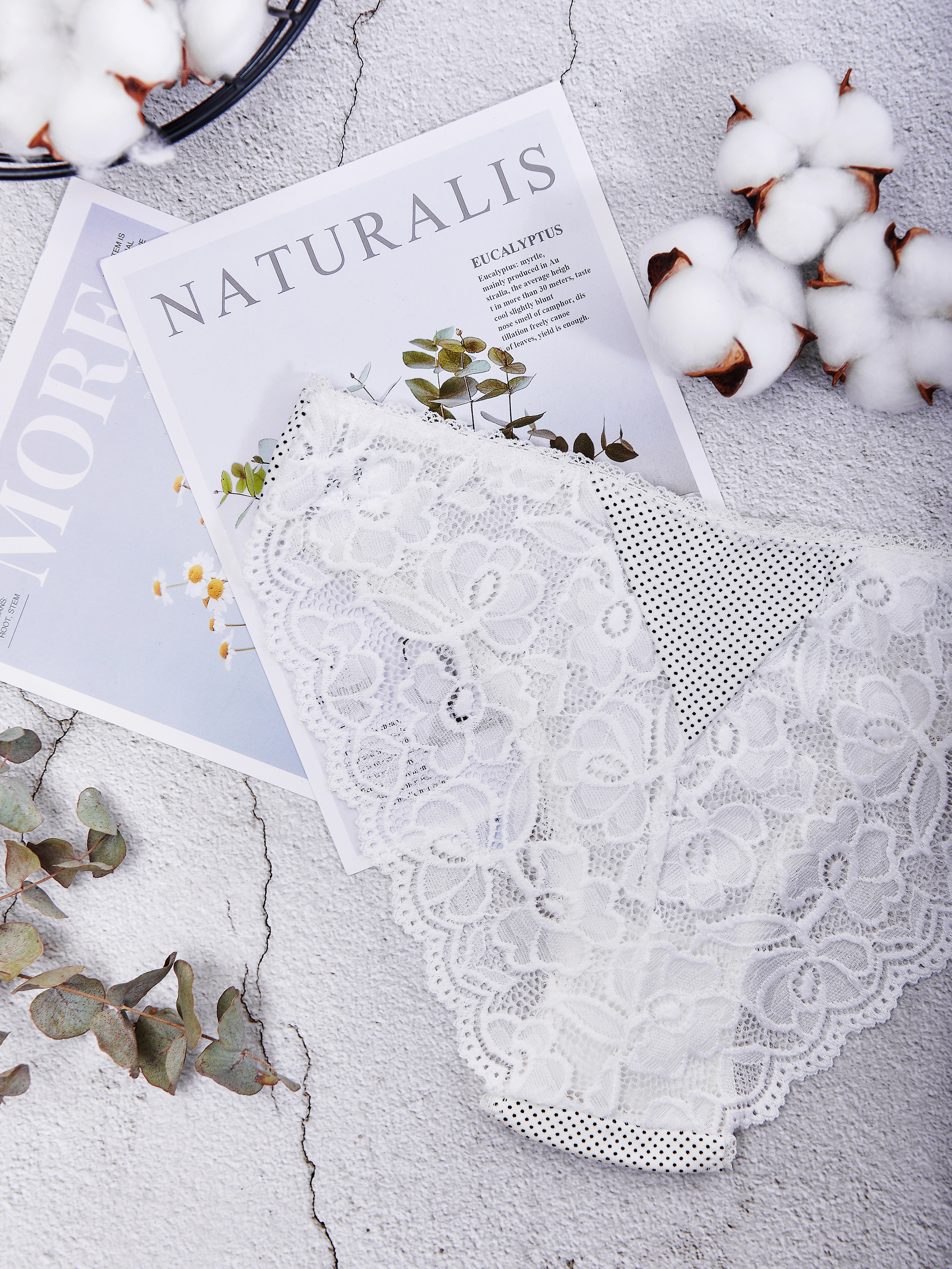 Трусики женские. Контент фотограф для бизнеса и маркет-плейсов