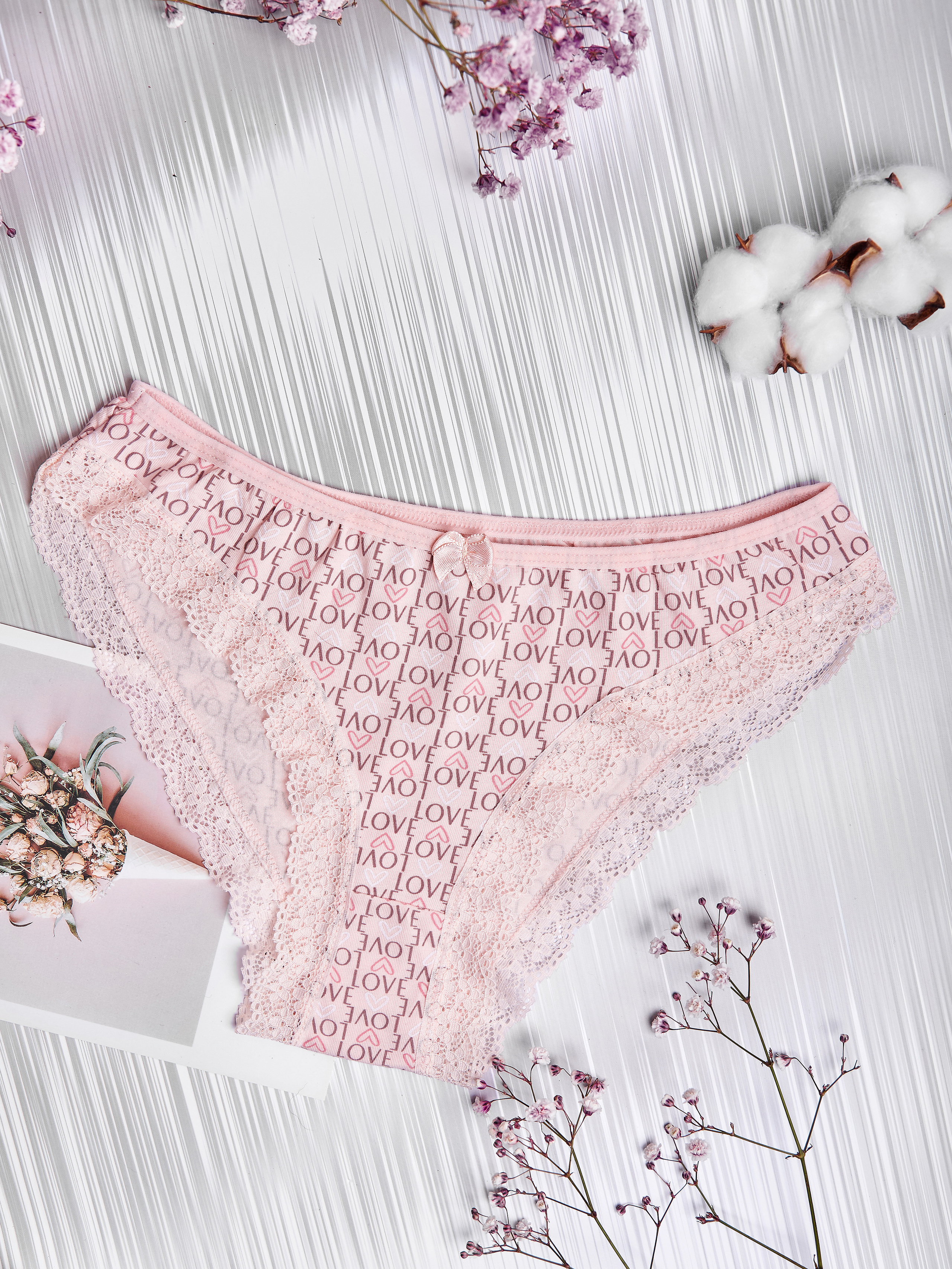 Трусики женские. Контент фотограф для бизнеса и маркет-плейсов