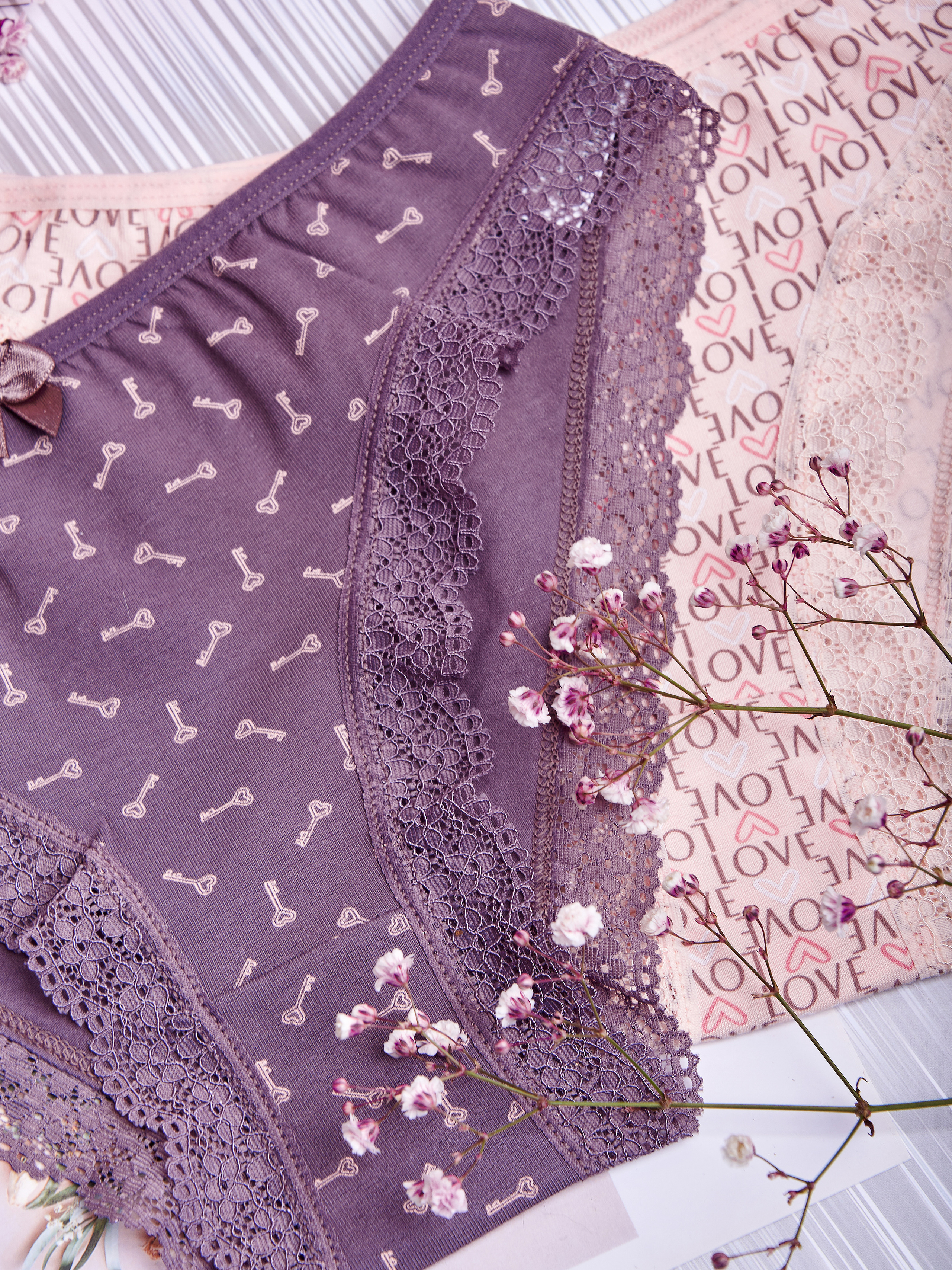 Трусики женские. Контент фотограф для бизнеса и маркет-плейсов