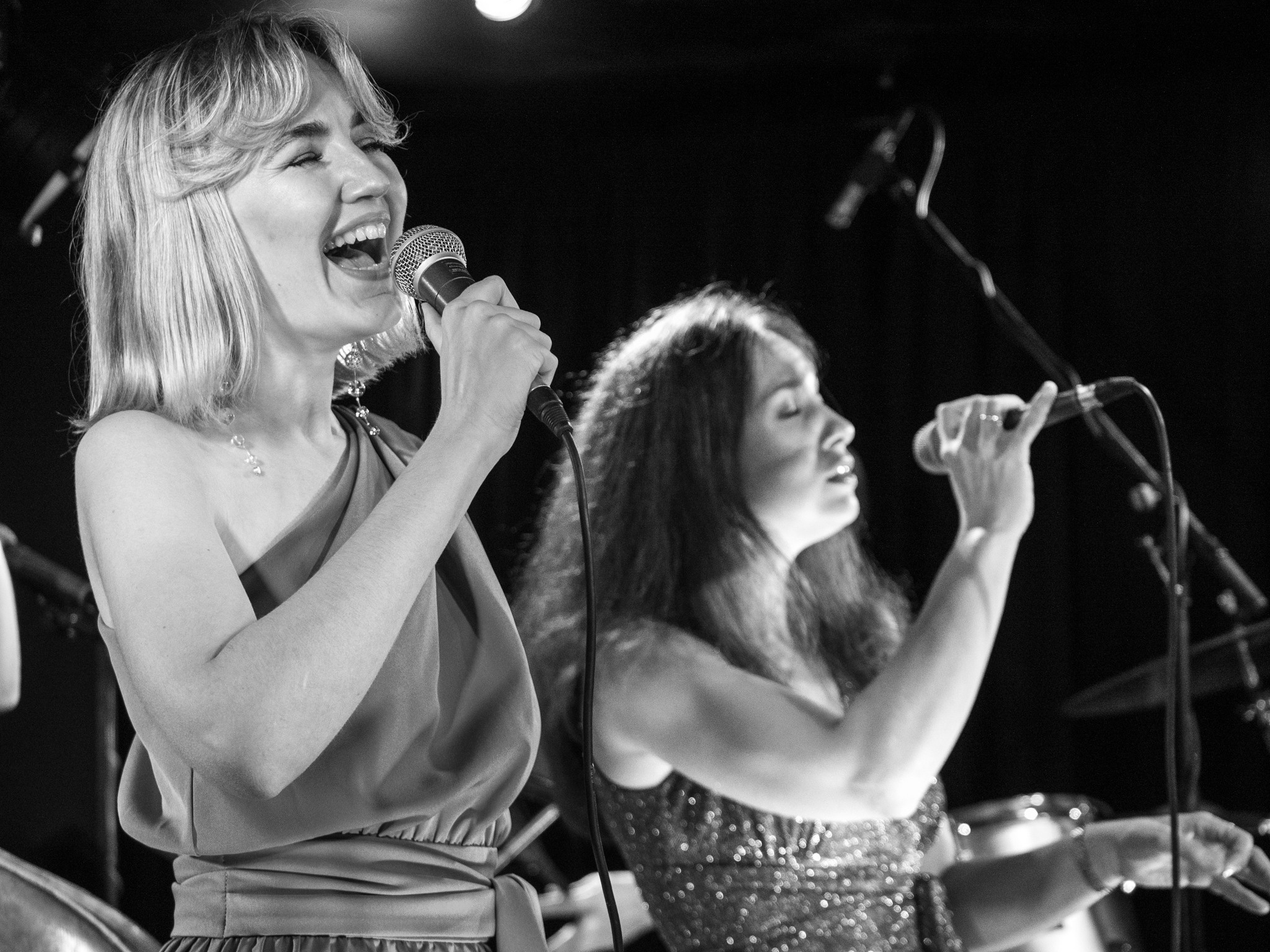 Анастасия Лютова и Анна Клесун - вокал