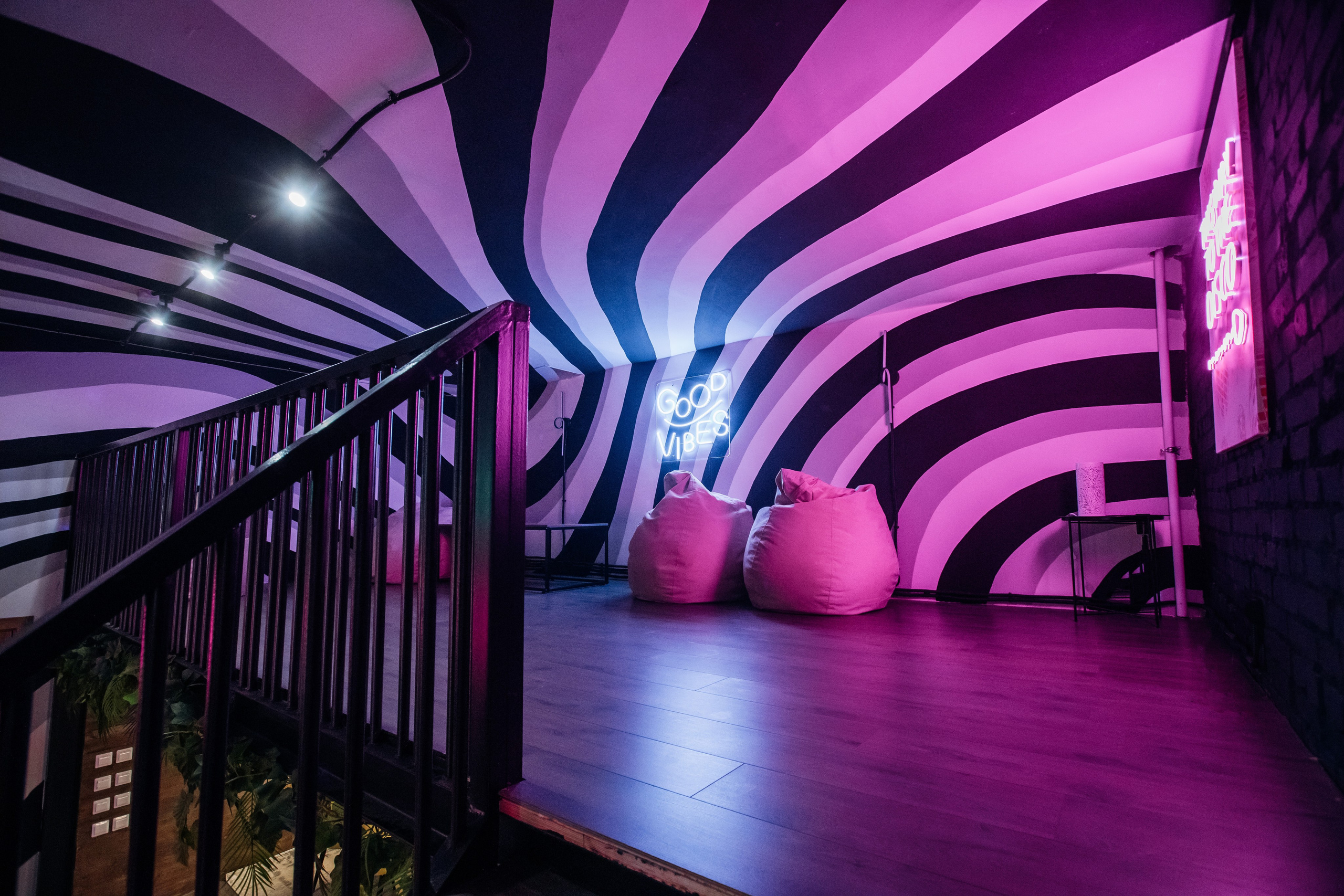 Оушен Драйв (лето). Аренда лофта в СПб для мероприятий