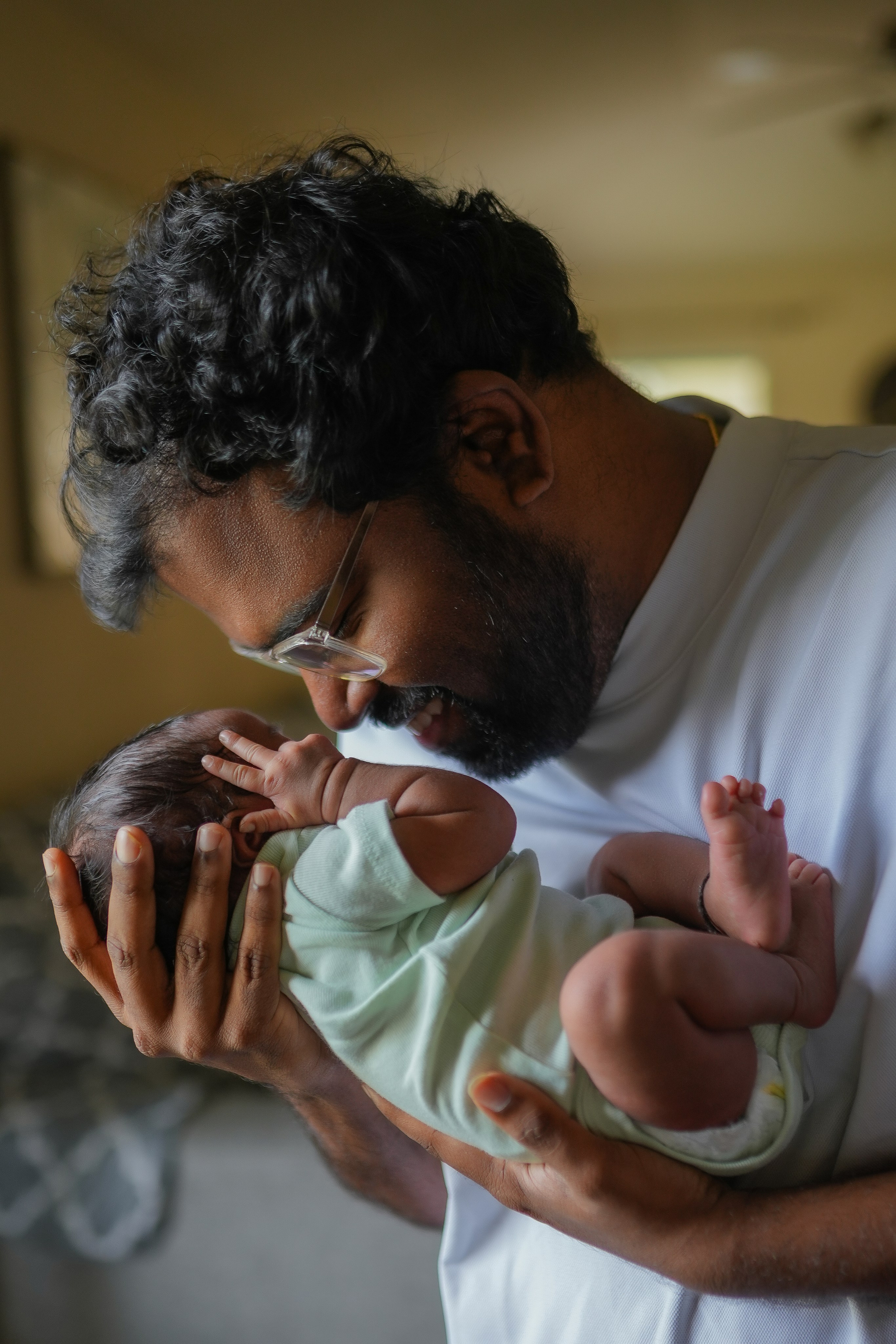 Heartfelt family memories — cozy newborn session