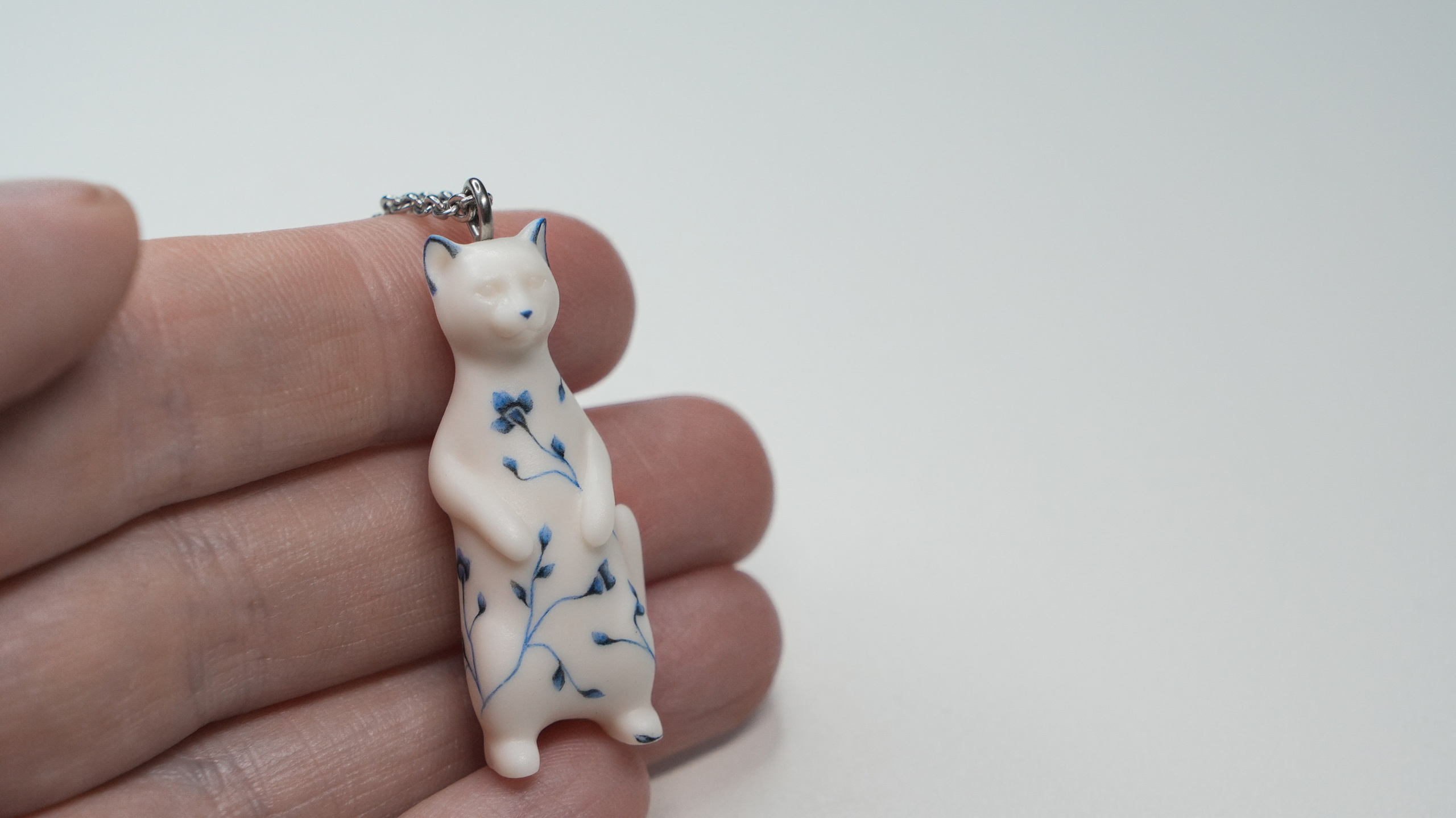 Кот с синими узорами 6 500 руб. Авторские Шарнирные куклы и украшения из фарфора Алексаны Лавринчук